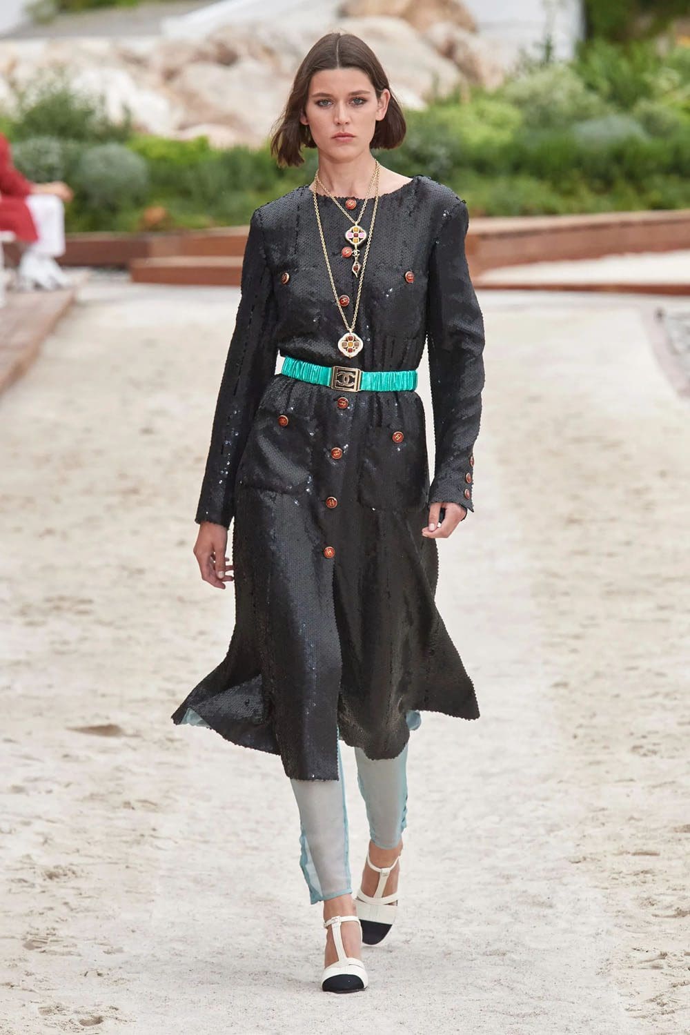 chanel resort cruise monte carlo 2023 runway magazine (67)