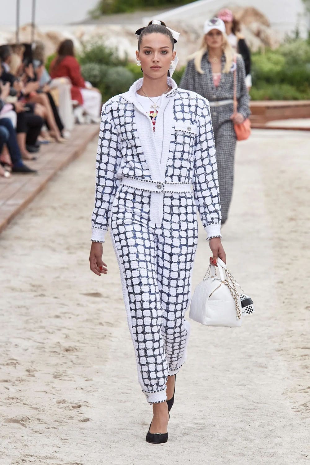 chanel resort cruise monte carlo 2023 runway magazine (7)