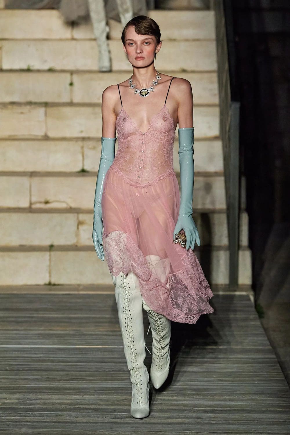 Gucci-Kreuzfahrt 2023 Resort runway Zeitschrift (28)