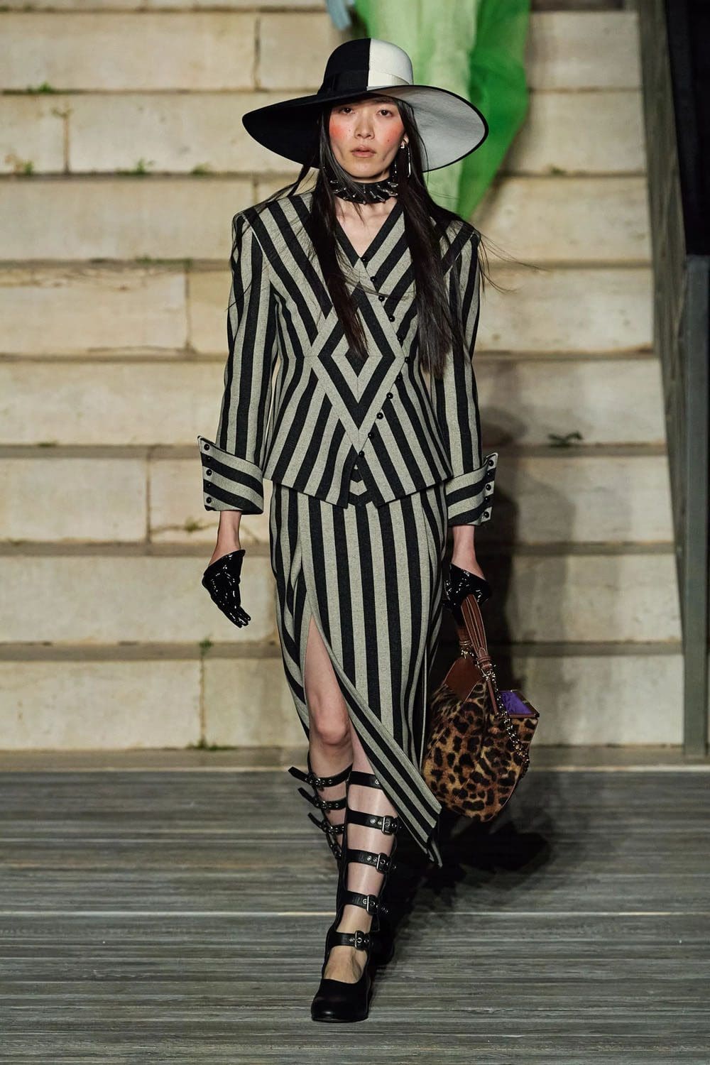 Gucci-Kreuzfahrt 2023 Resort runway Zeitschrift (40)