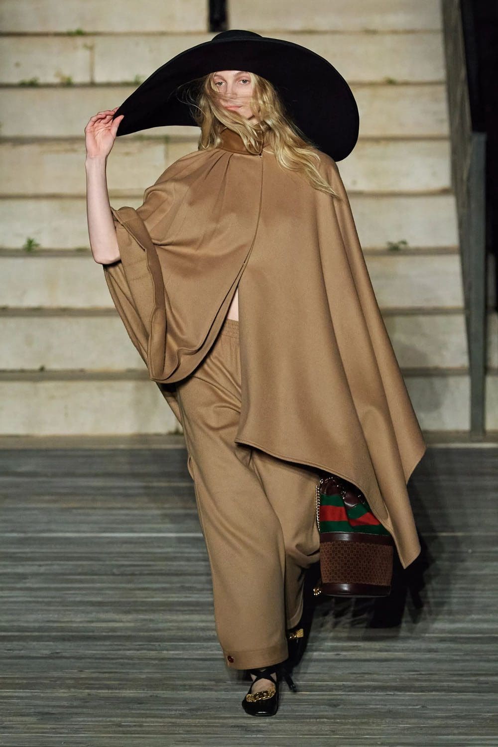 Gucci-Kreuzfahrt 2023 Resort runway Zeitschrift (65)