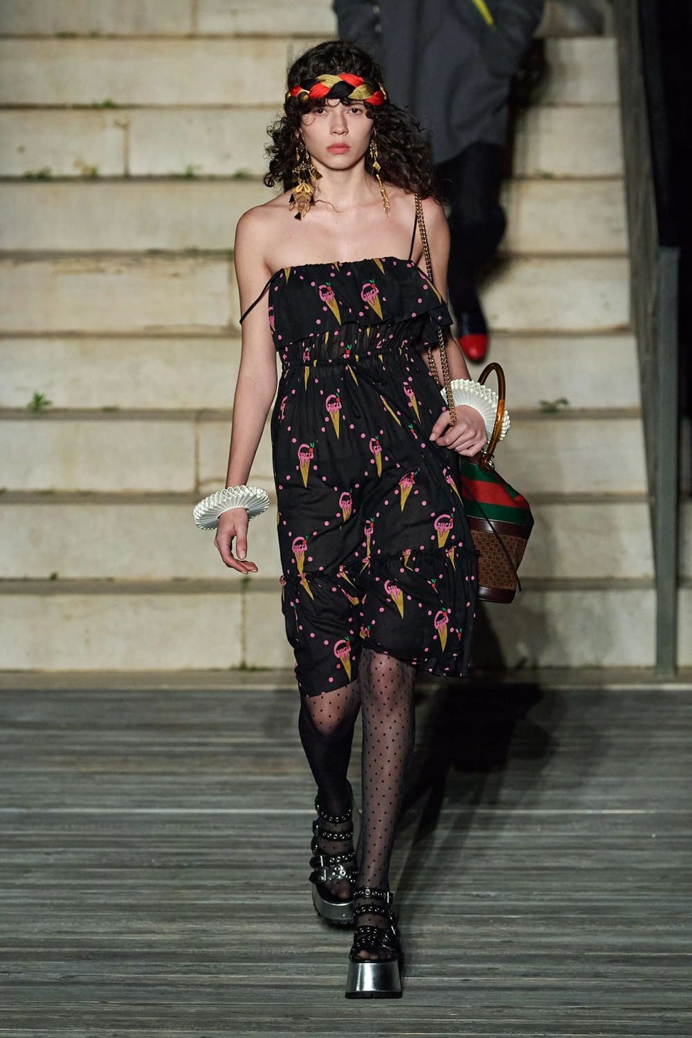 Gucci-Kreuzfahrt 2023 Resort runway Zeitschrift (81)