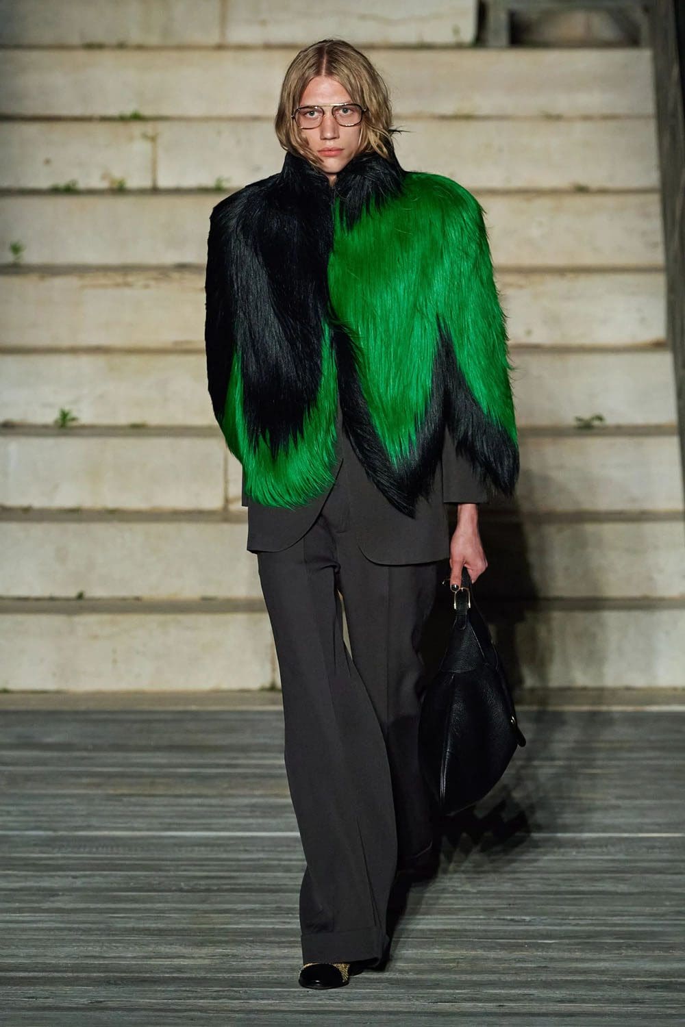 Gucci-Kreuzfahrt 2023 Resort runway Zeitschrift (92)
