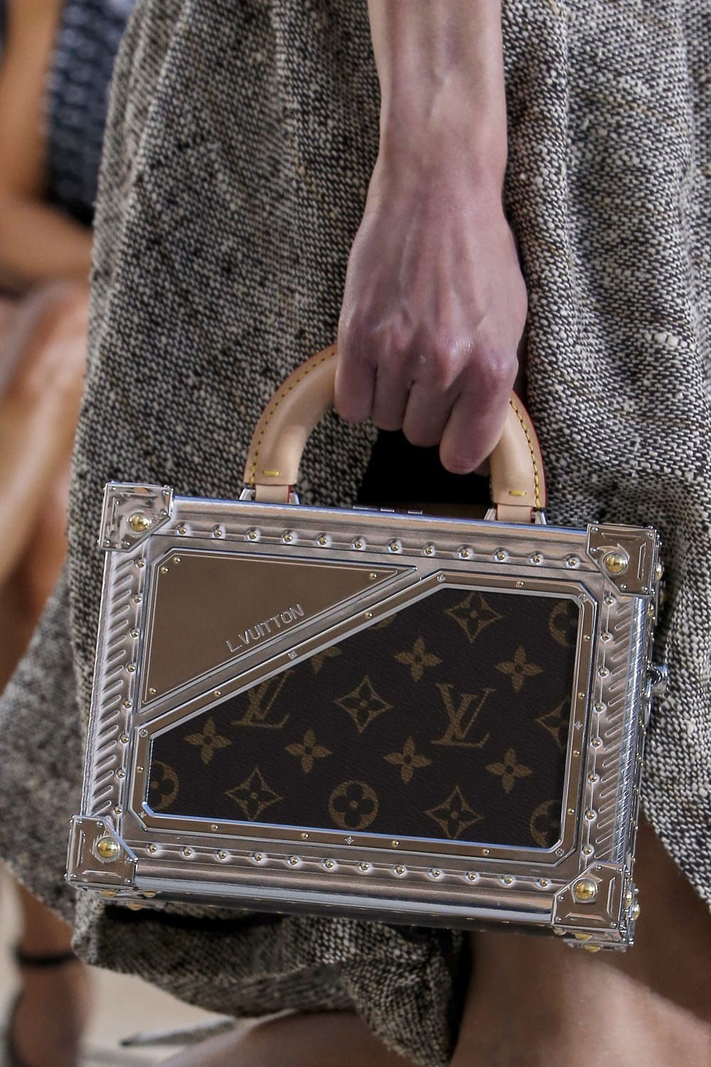 louis vuitton bags cruise resort 2023 runway magazine (10)