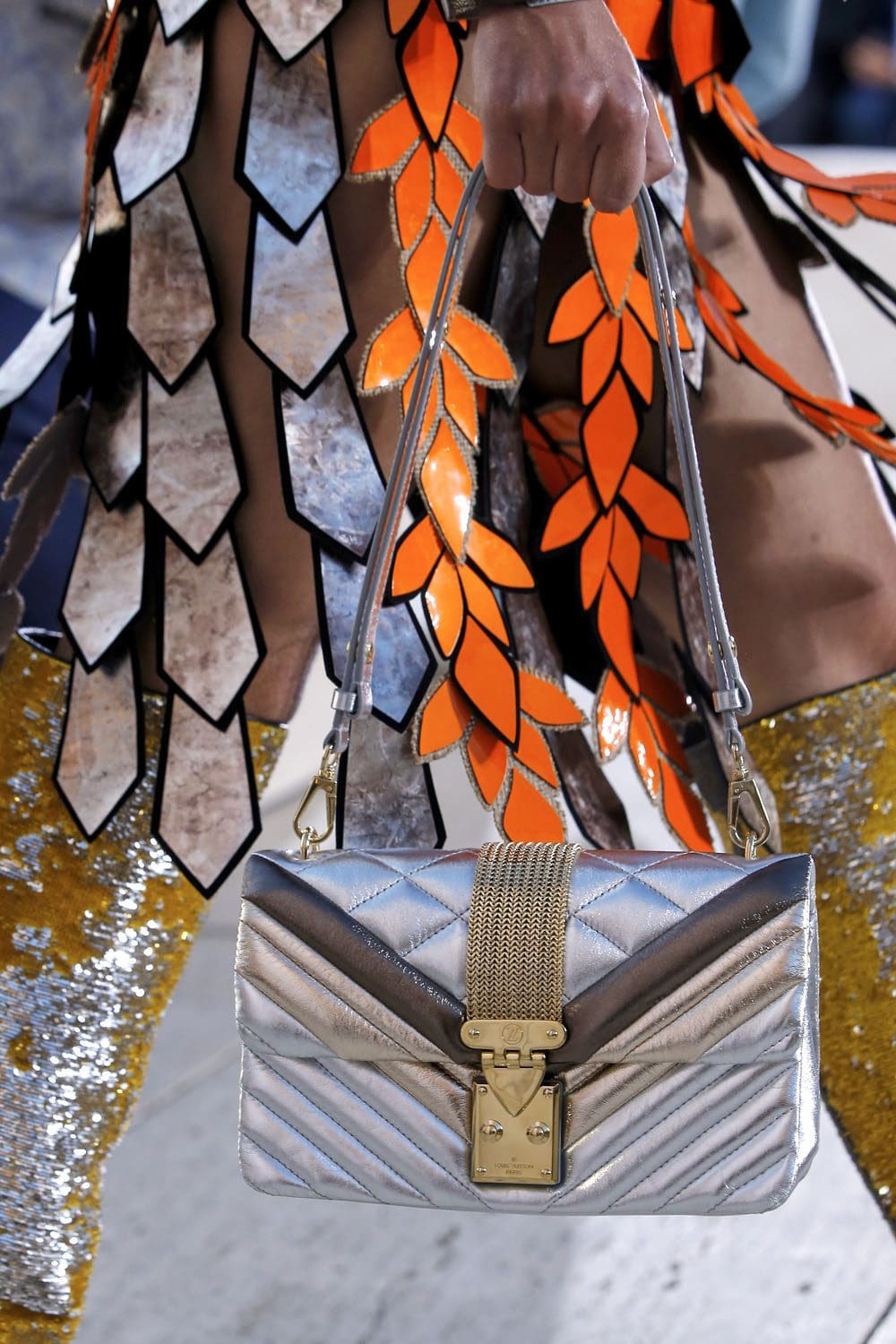 louis vuitton bags cruise resort 2023 runway magazine (13)