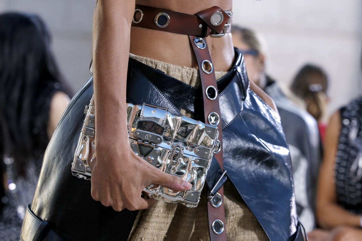 louis vuitton bags cruise resort 2023 runway magazine (15)