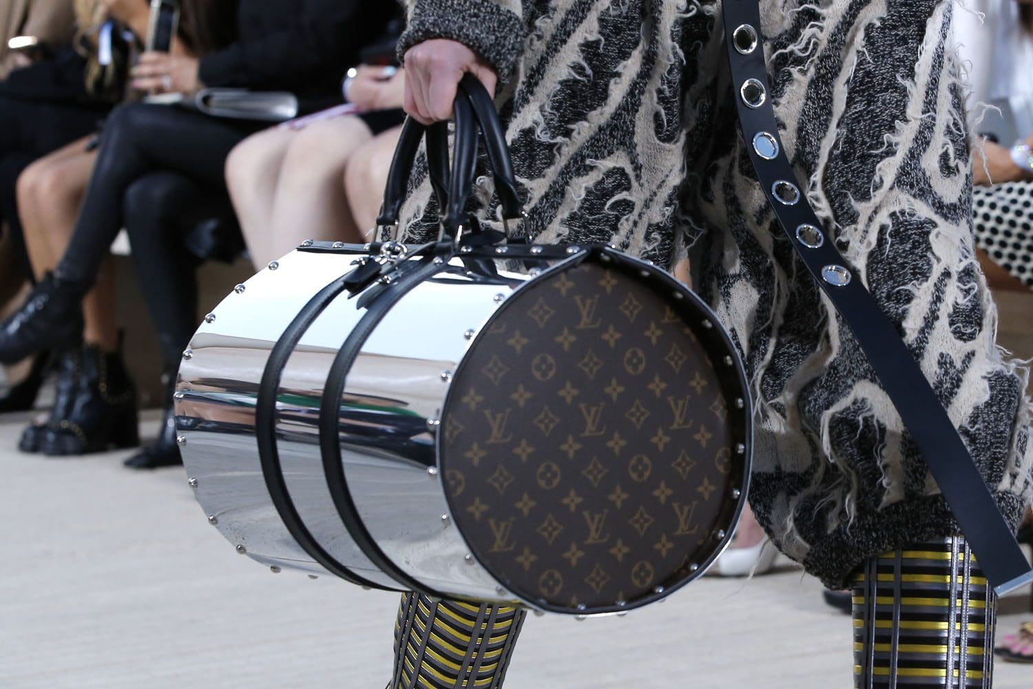 louis vuitton bags cruise resort 2023 runway magazine (17)