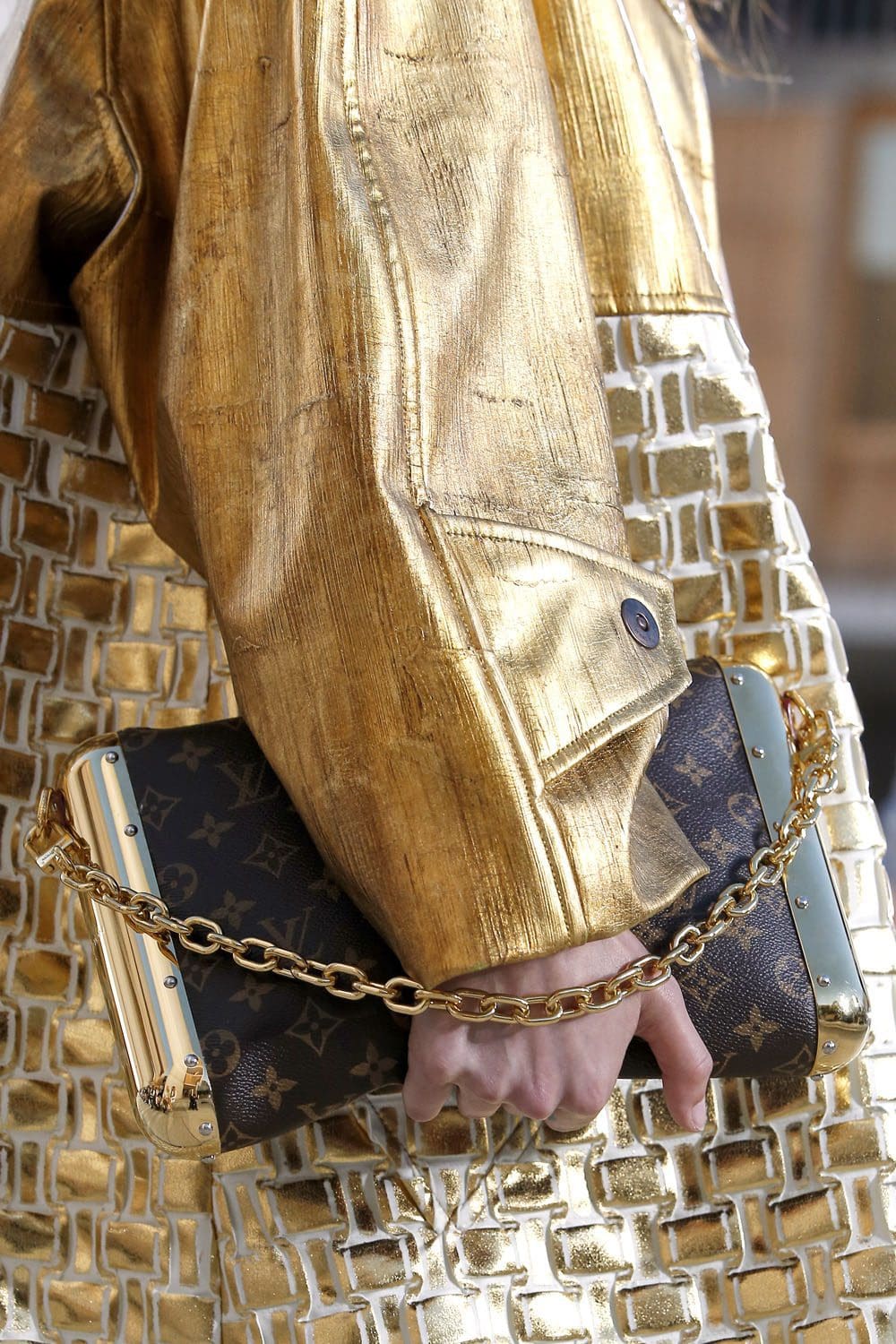 louis vuitton bags cruise resort 2023 runway magazine (27)
