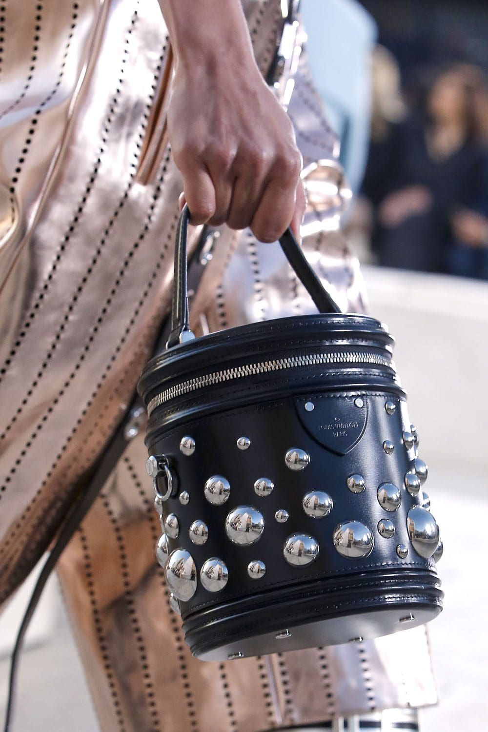 louis vuitton bags cruise resort 2023 runway magazine (29)