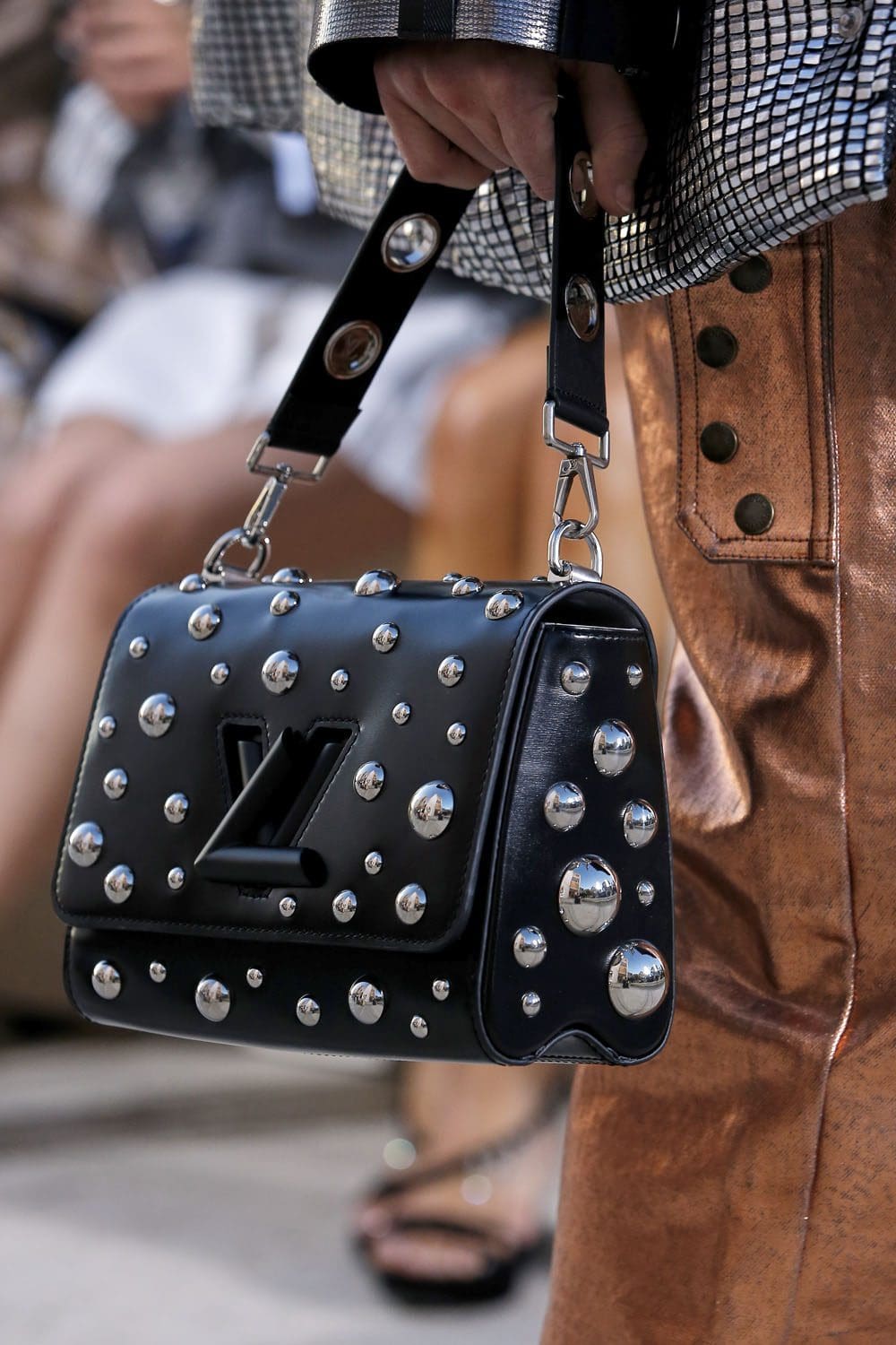 louis vuitton bags cruise resort 2023 runway magazine (30)