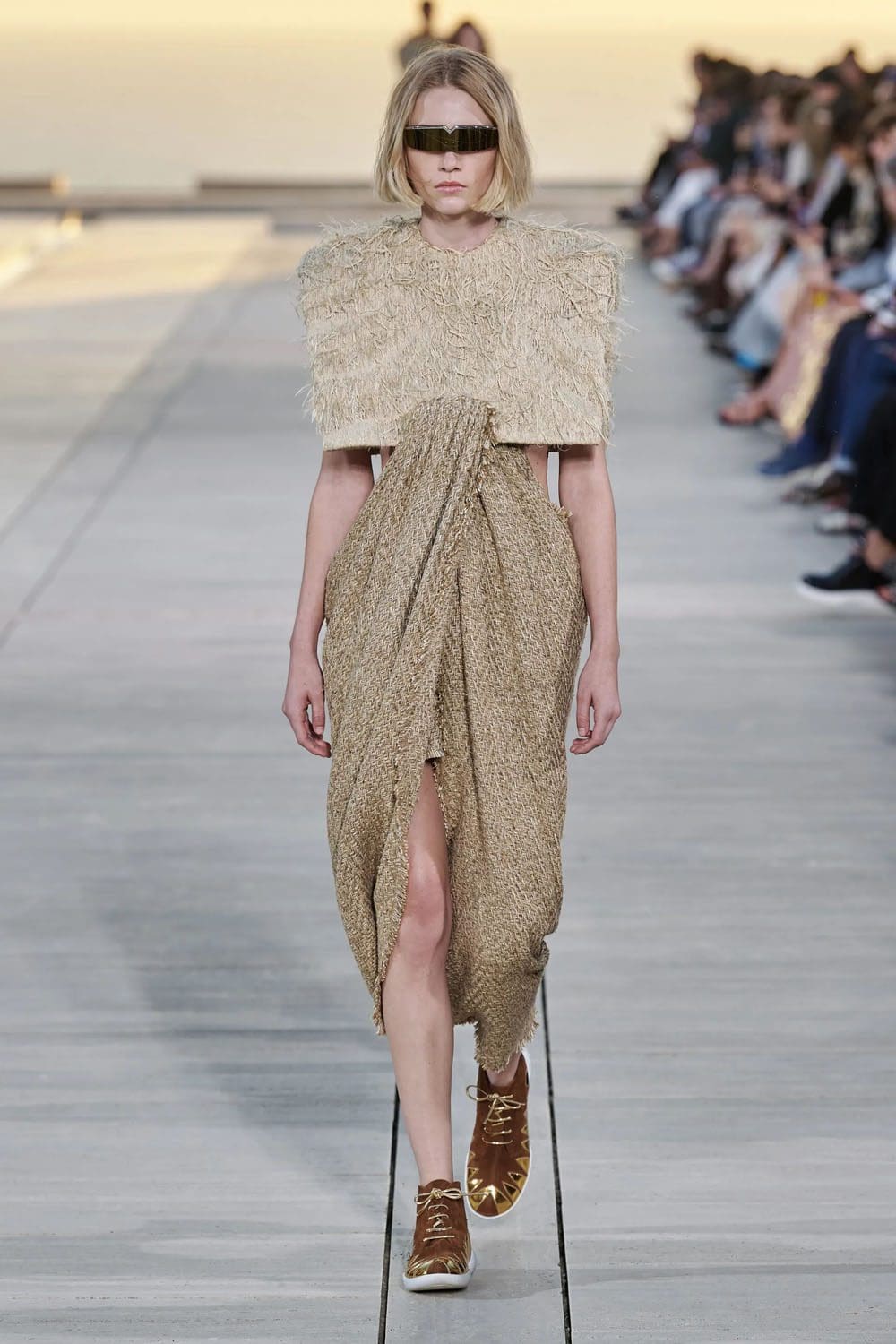 complejo de cruceros louis vuitton 2023 runway revista (15)