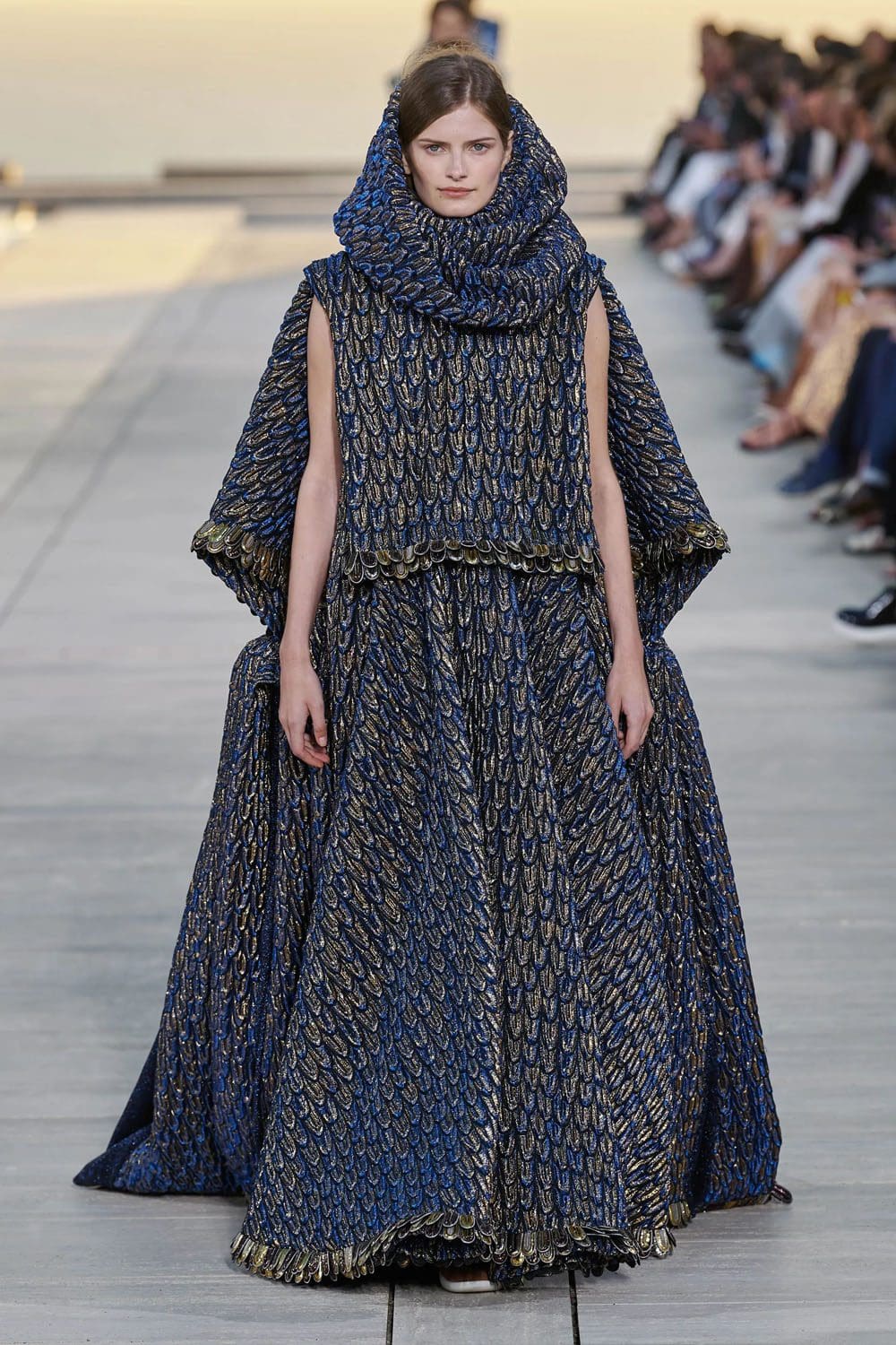 complejo de cruceros louis vuitton 2023 runway revista (3)