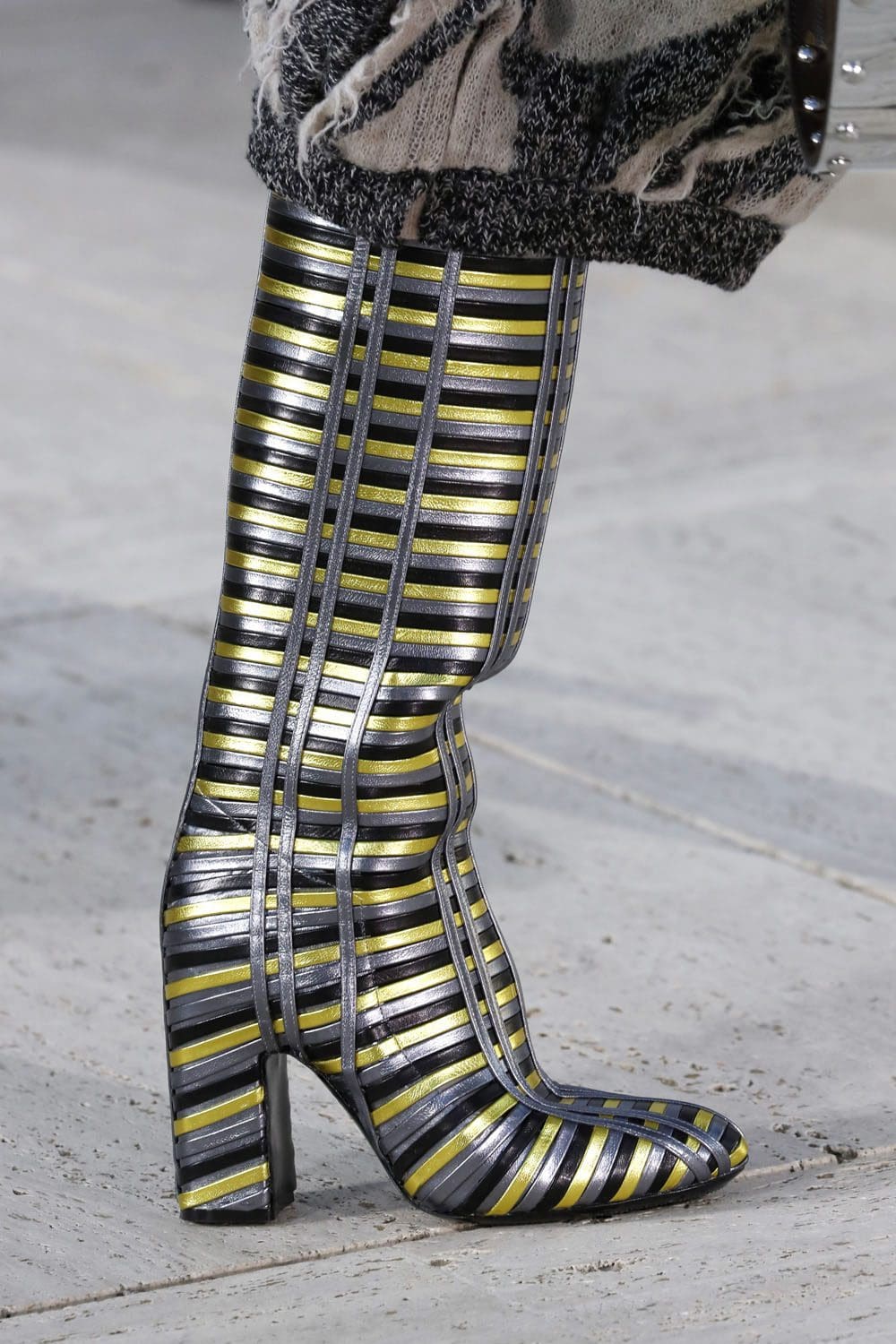 louis vuitton shoes cruise resort 2023 runway magazine (10)