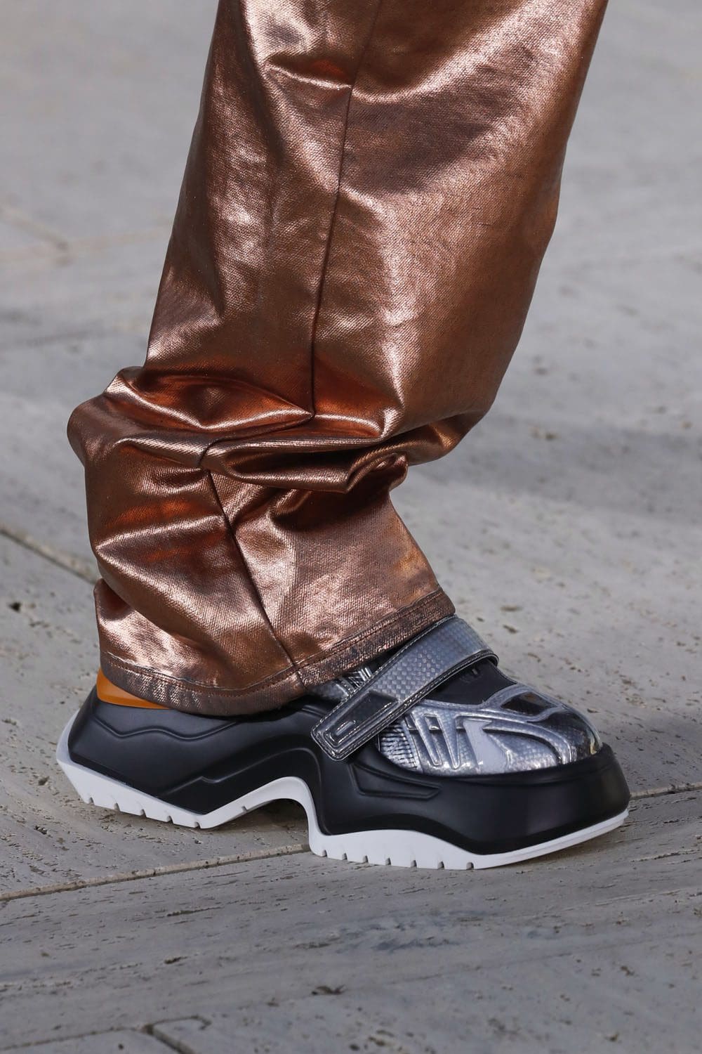louis vuitton shoes cruise resort 2023 runway magazine (25)
