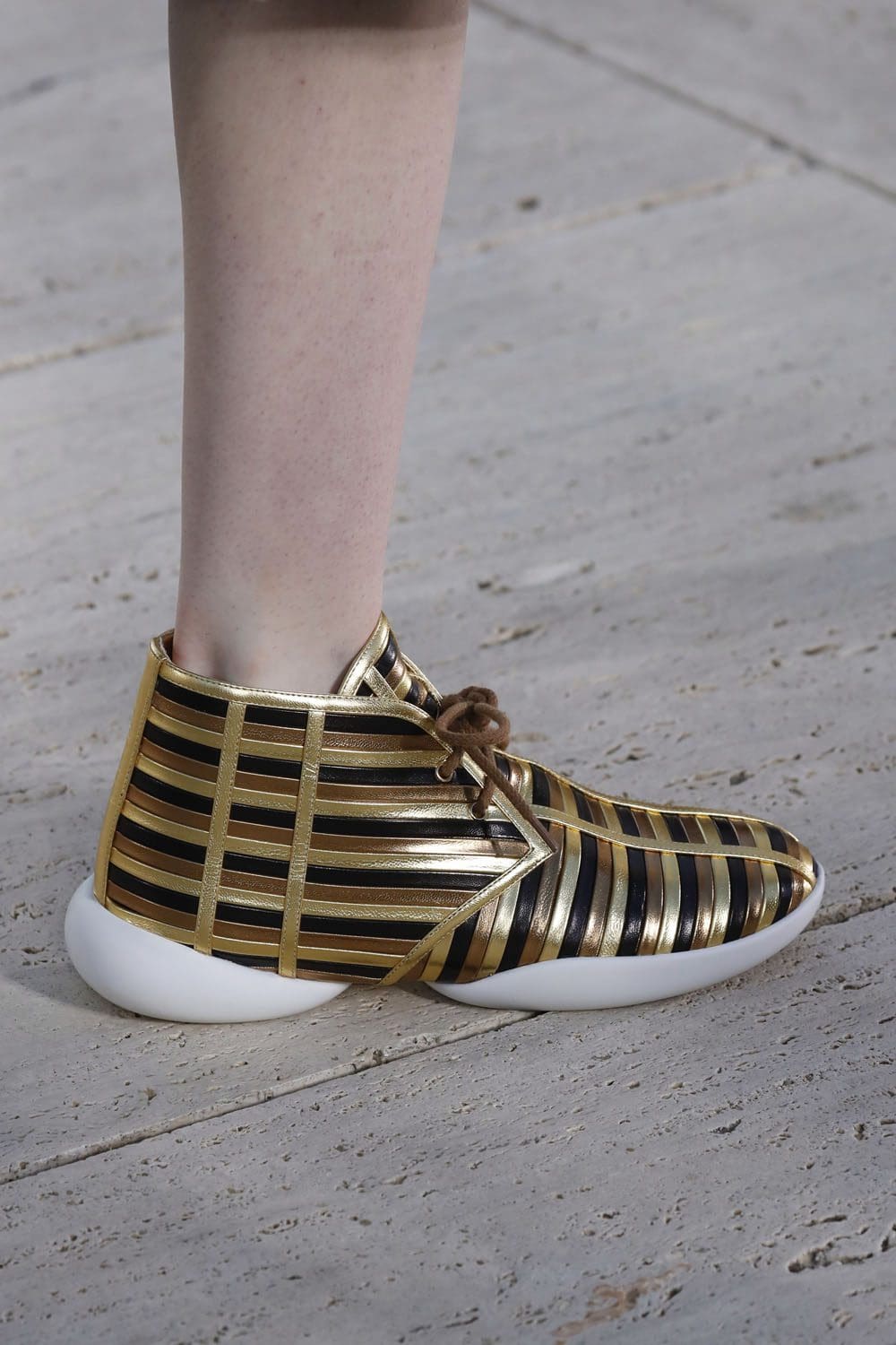 louis vuitton shoes cruise resort 2023 runway magazine (6)