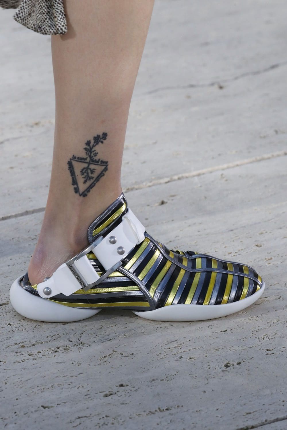 louis vuitton shoes cruise resort 2023 runway magazine (7)