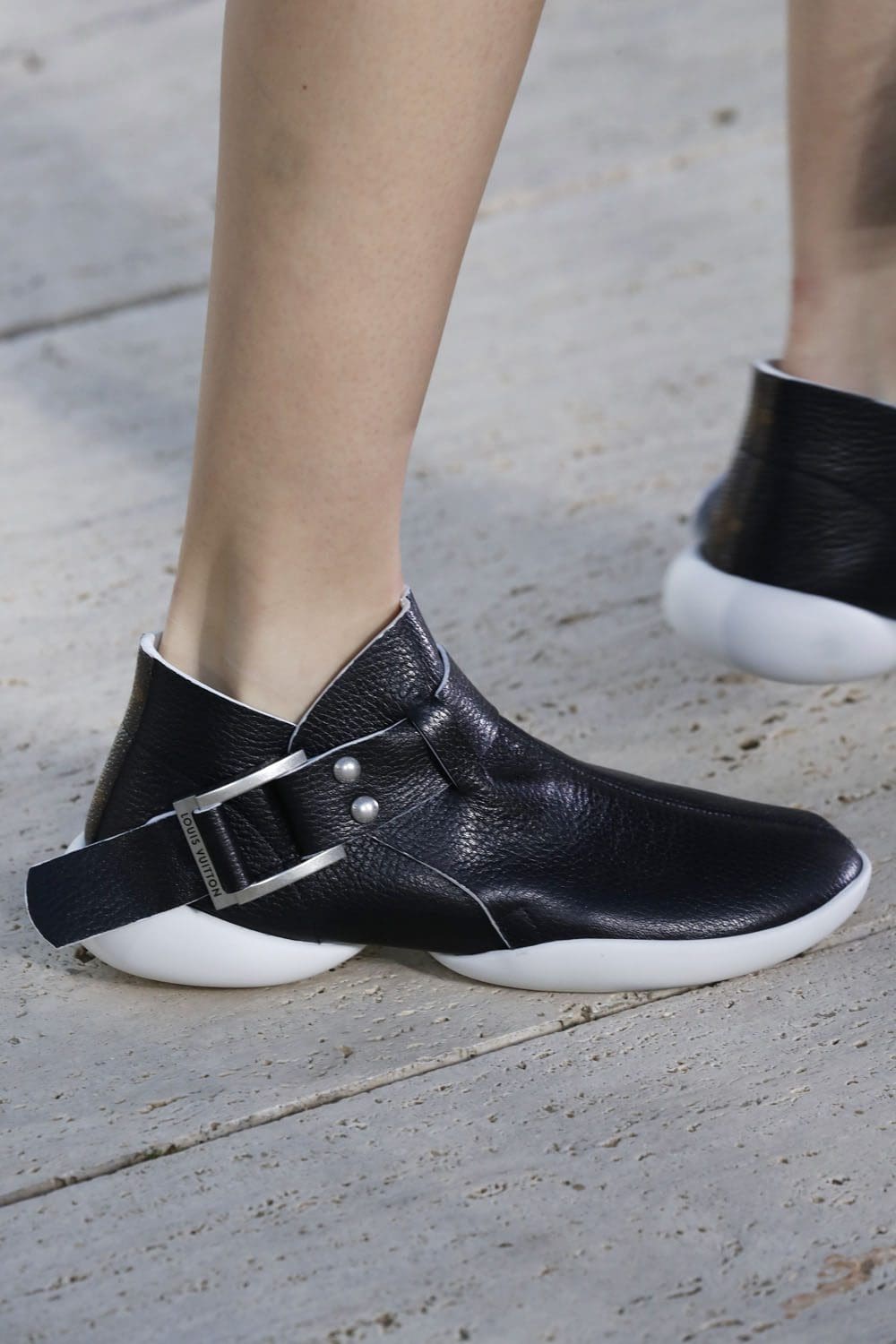 louis vuitton shoes cruise resort 2023 runway magazine (8)