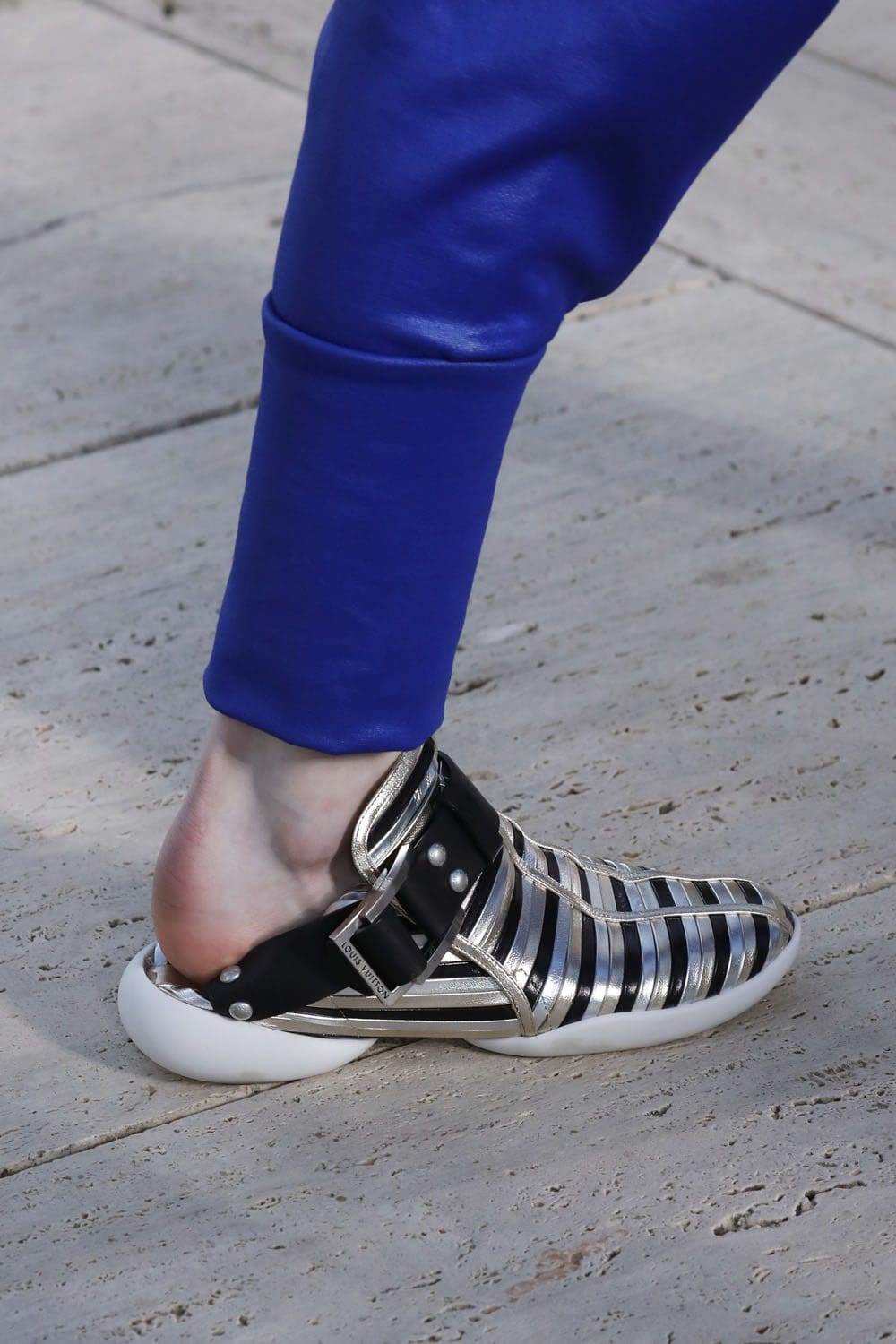 louis vuitton shoes cruise resort 2023 runway magazine (9)