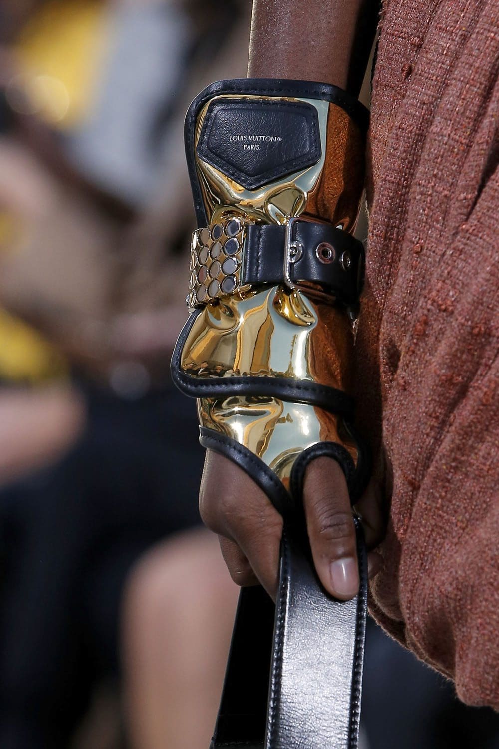 louis vuitton splint accessoires cruise resort 2023 runway magazine (1)