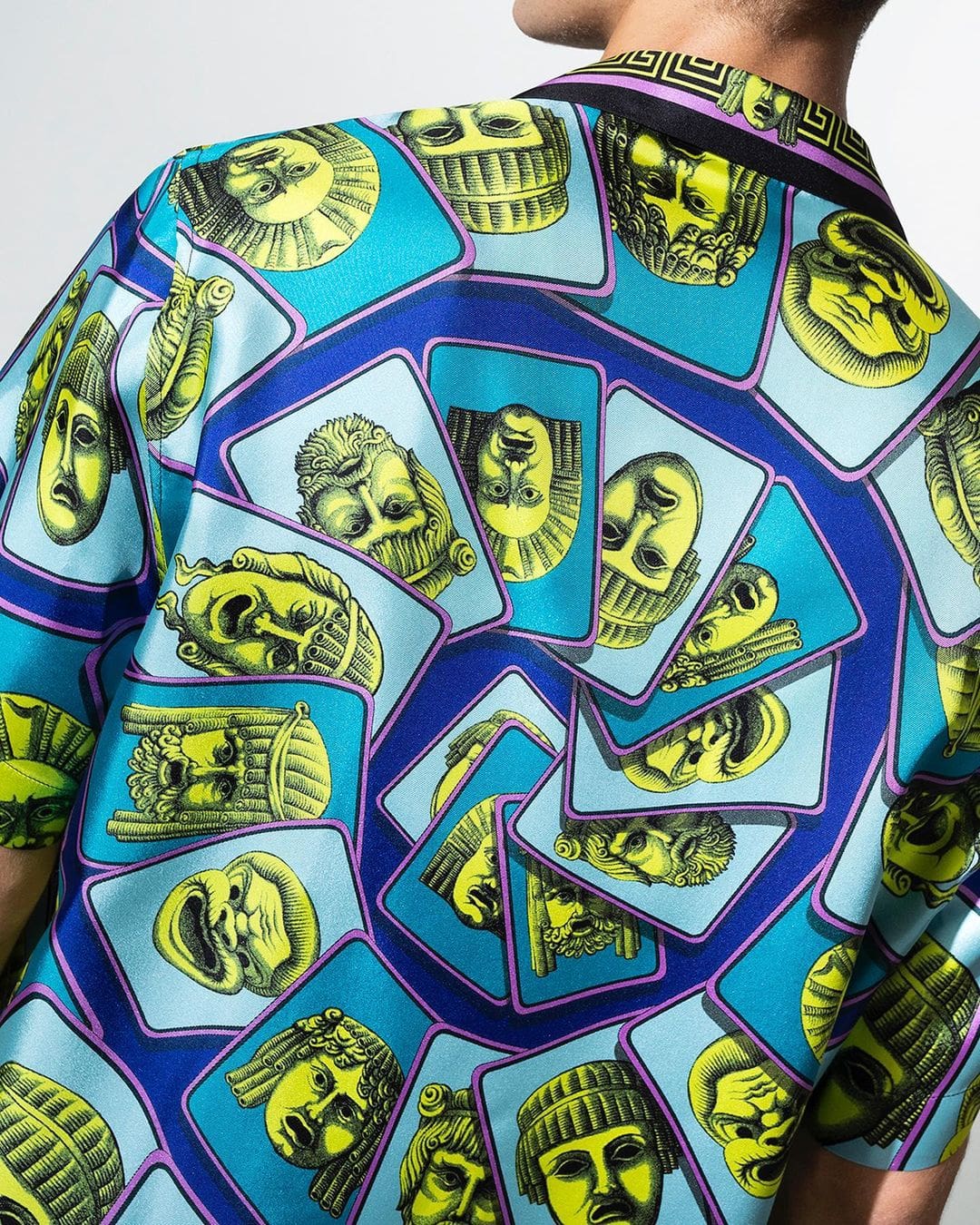 Versace Herren Frühling Sommer 2023 Runway Magazin Nahaufnahme
