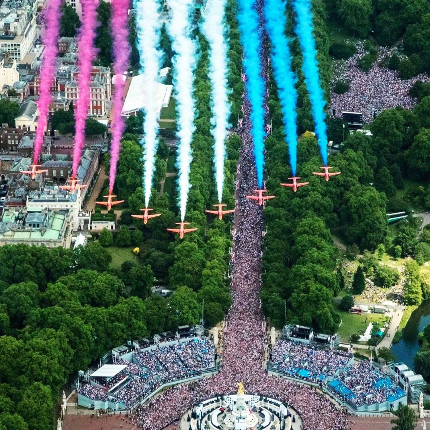 70º Jubileu de Platina Rainha Elizabeth II por RUNWAY MAGAZINE