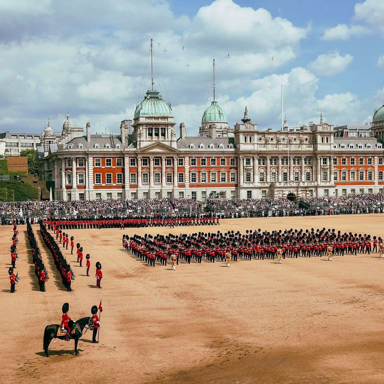 70º Jubileu de Platina Rainha Elizabeth II por RUNWAY MAGAZINE