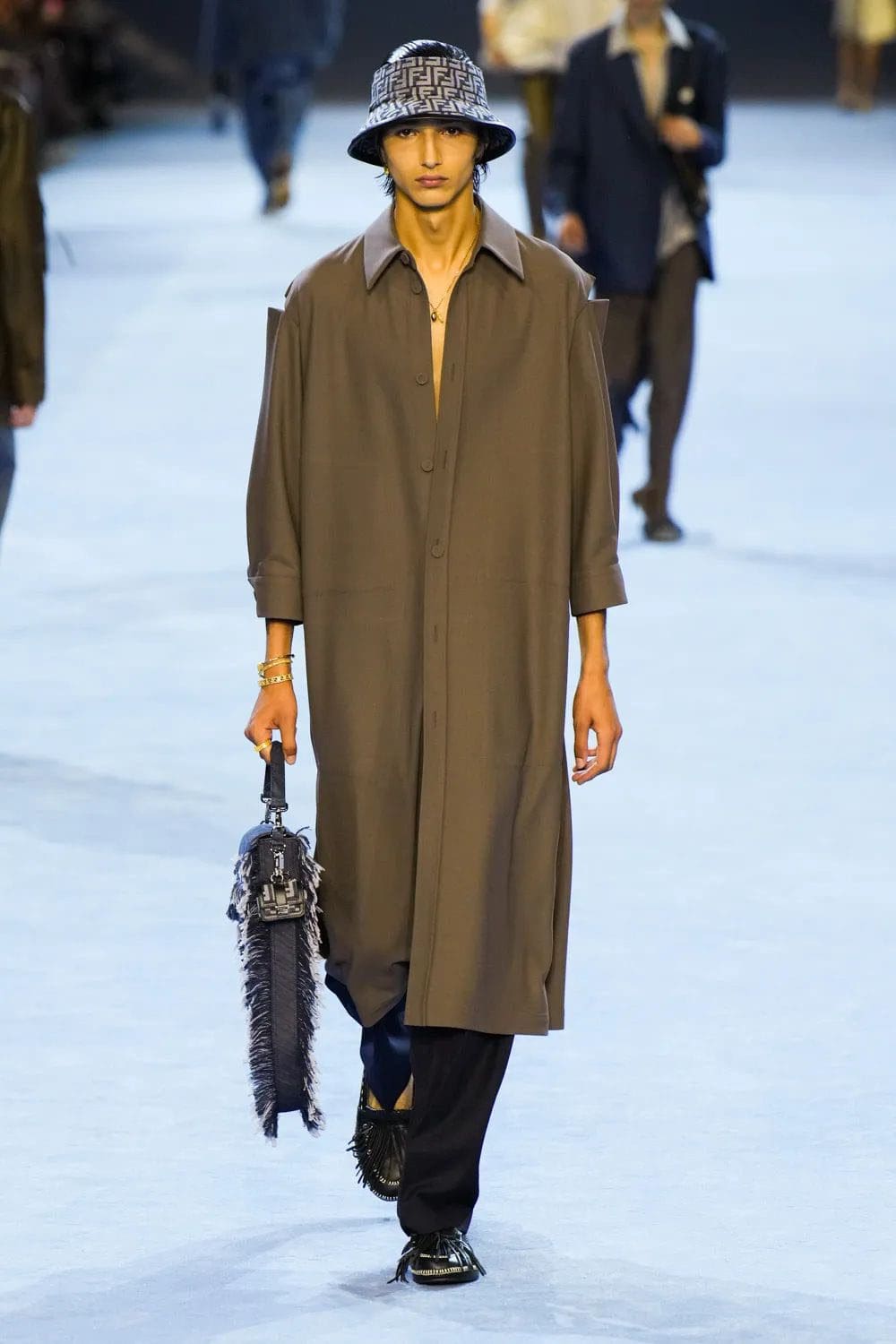 フェンディ メンズ 春夏 2023 Runway 雑誌