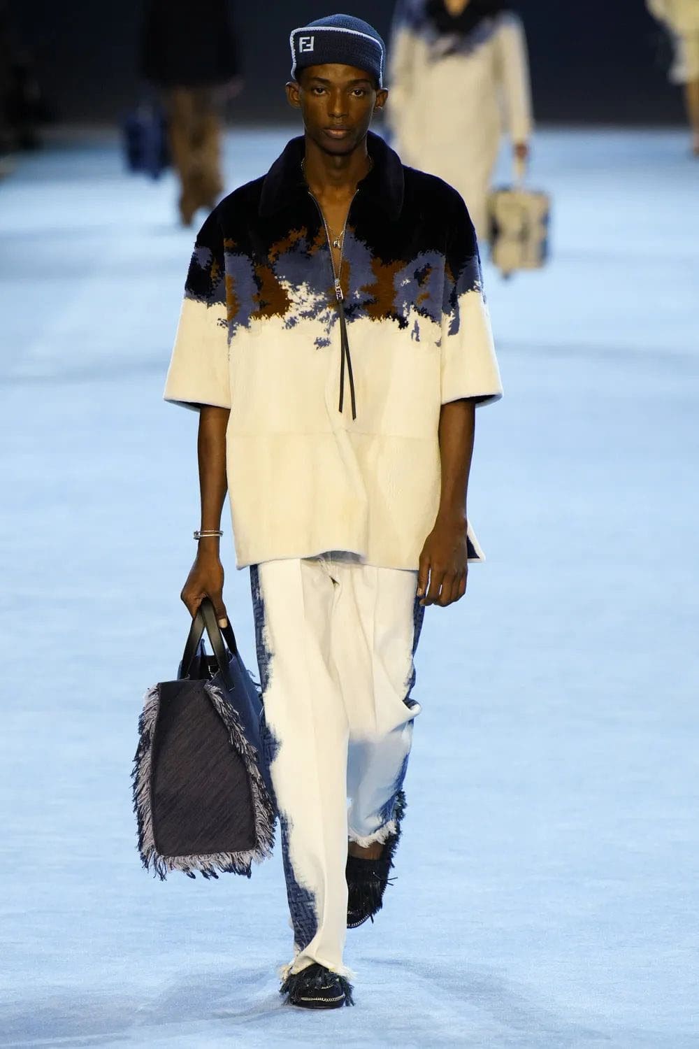 フェンディ メンズ 春夏 2023 Runway 雑誌
