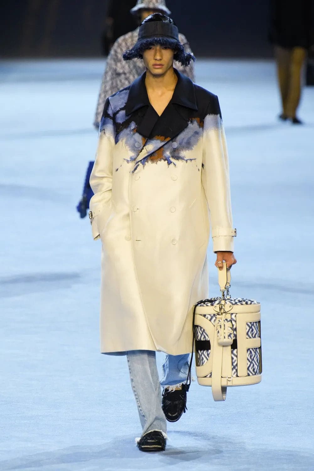 フェンディ メンズ 春夏 2023 Runway 雑誌
