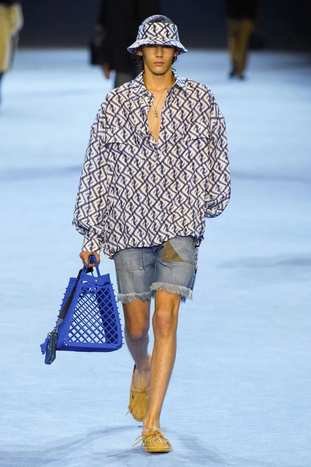フェンディ メンズ 春夏 2023 Runway 雑誌