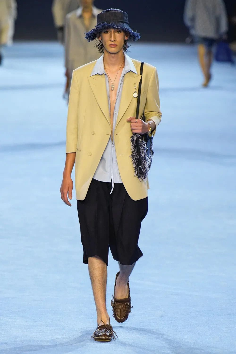 フェンディ メンズ 春夏 2023 Runway 雑誌