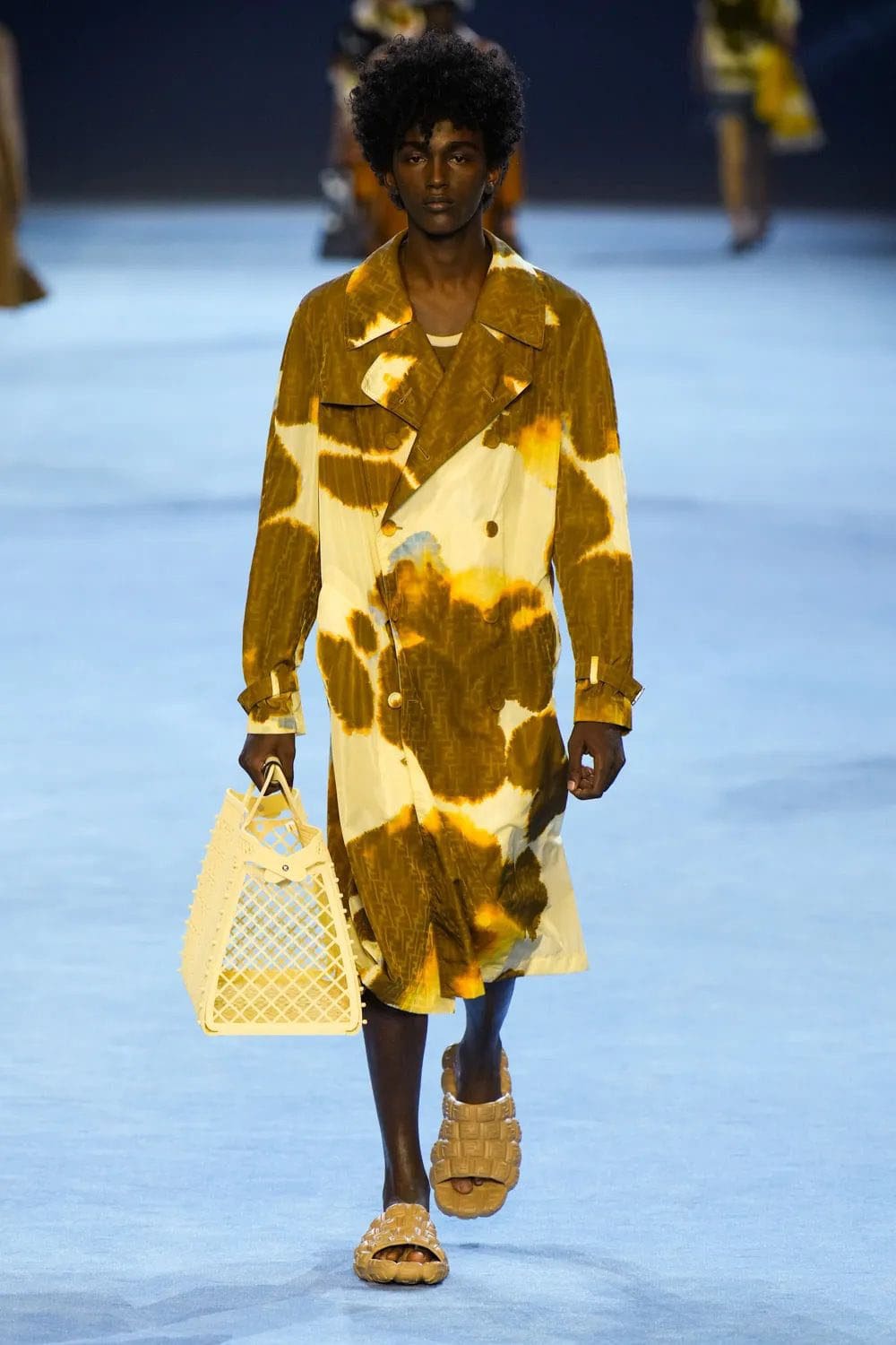 フェンディ メンズ 春夏 2023 Runway 雑誌