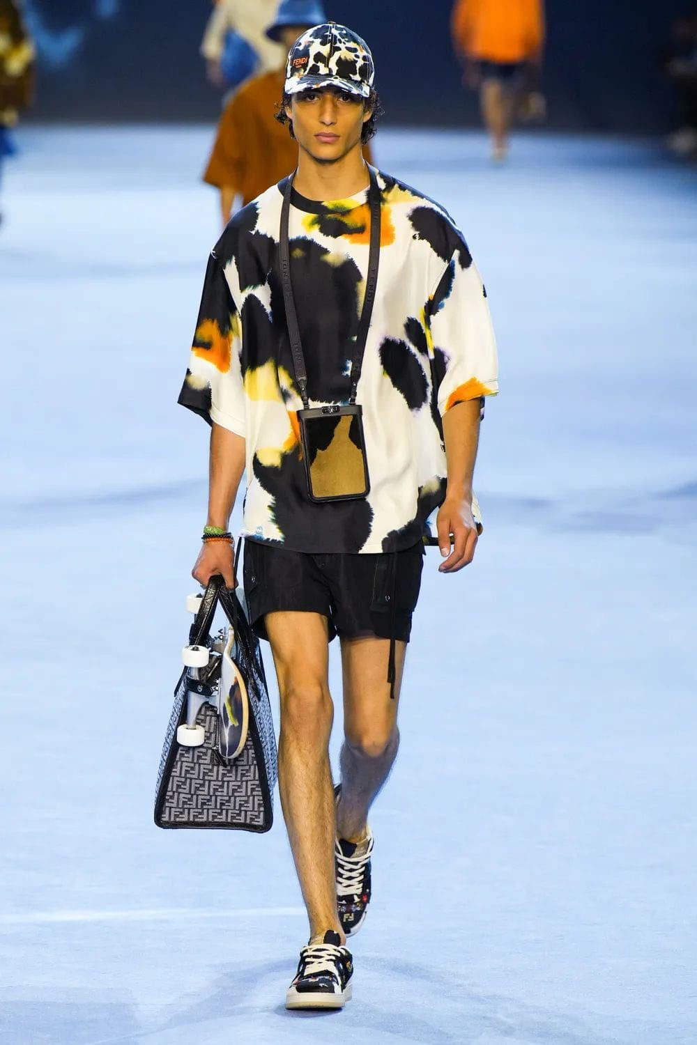 フェンディ メンズ 春夏 2023 Runway 雑誌