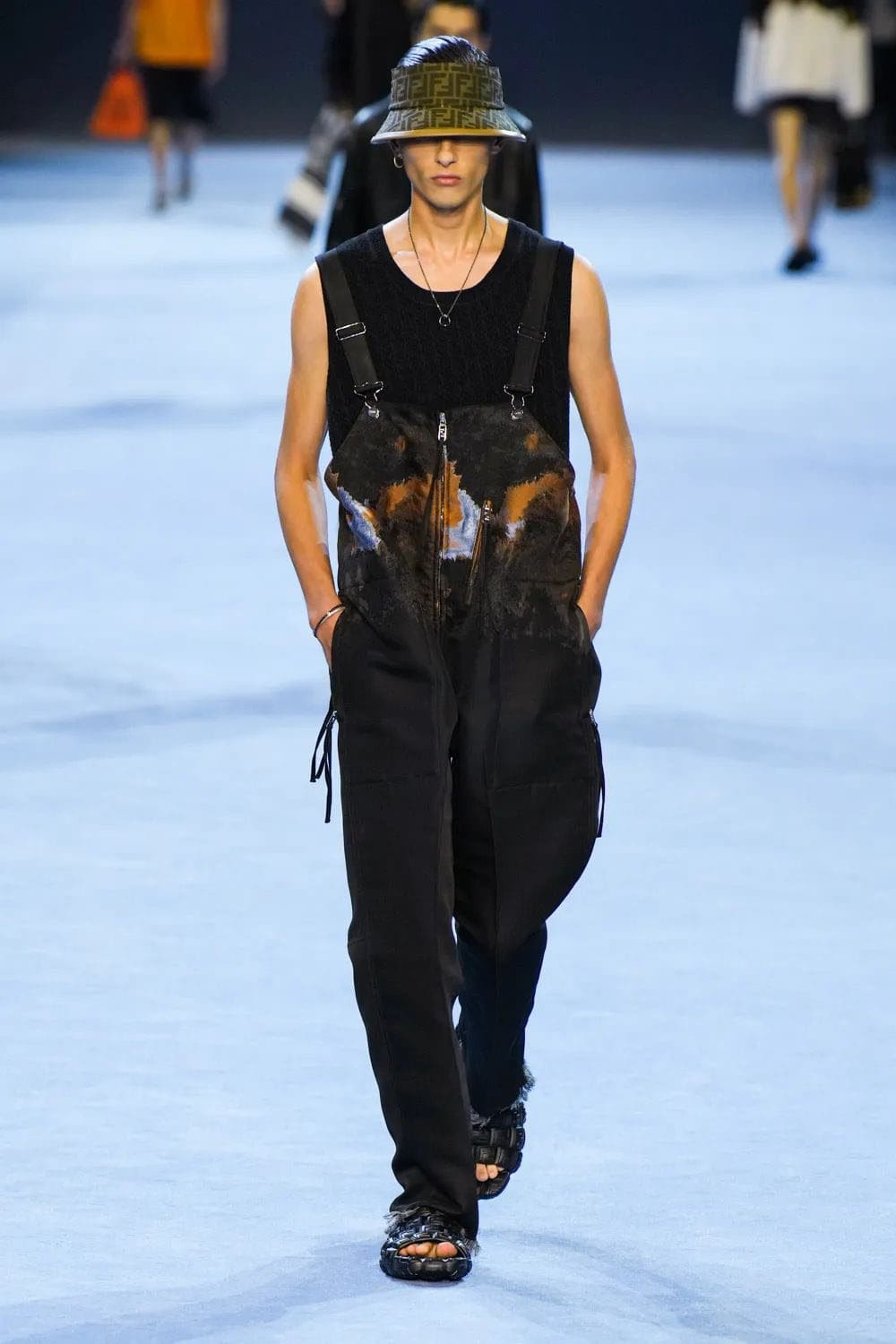フェンディ メンズ 春夏 2023 Runway 雑誌