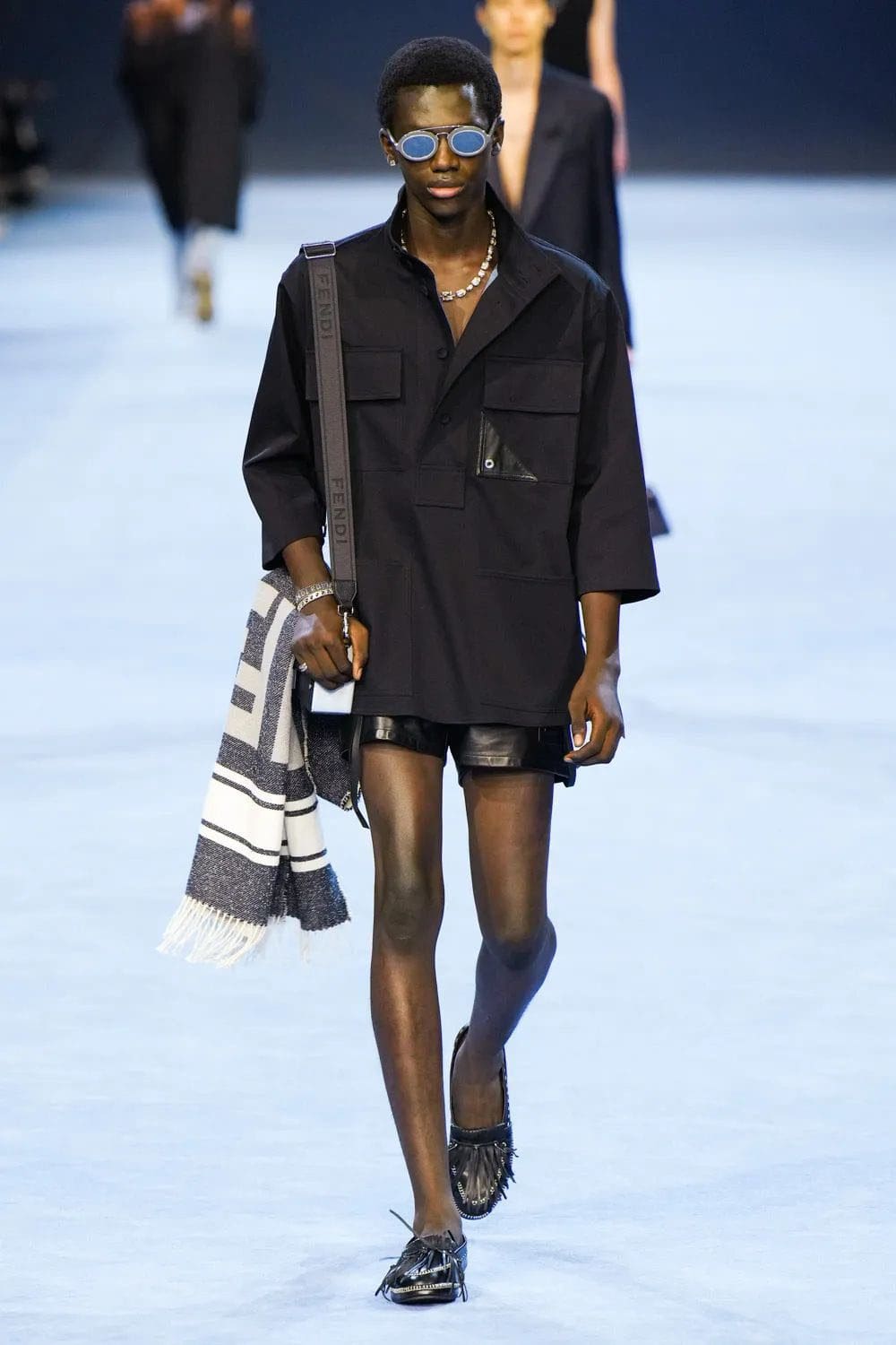 フェンディ メンズ 春夏 2023 Runway 雑誌