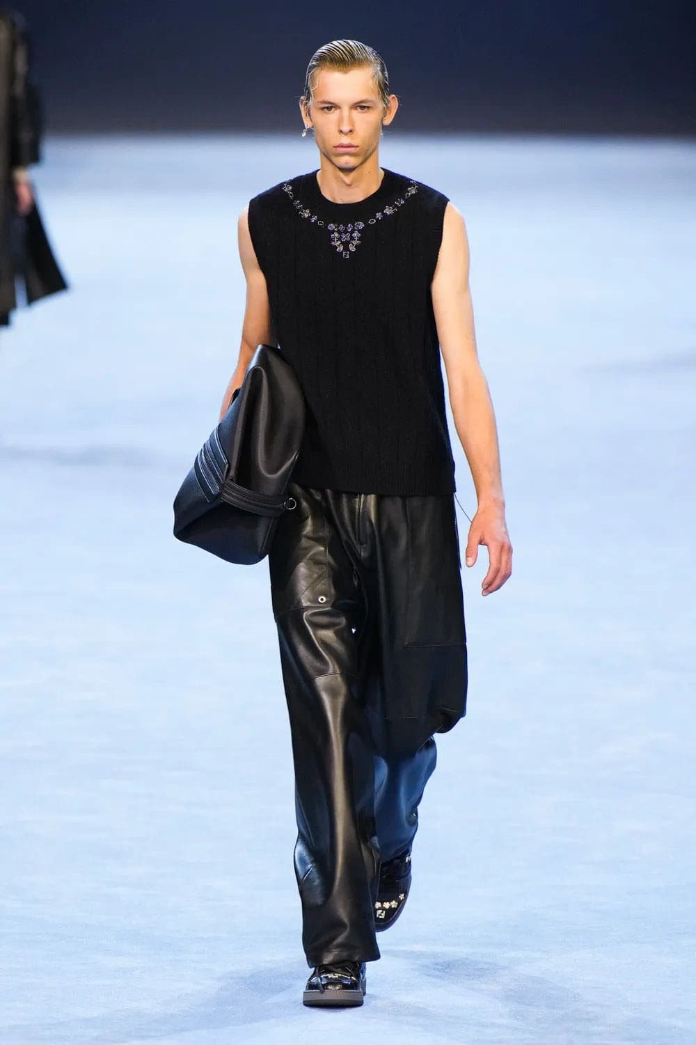 フェンディ メンズ 春夏 2023 Runway 雑誌