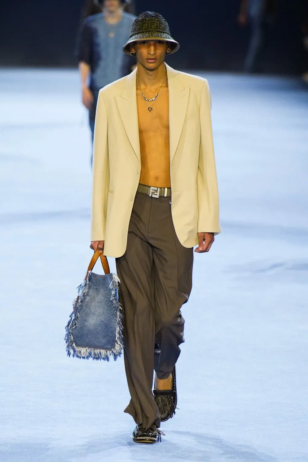 フェンディ メンズ 春夏 2023 Runway 雑誌