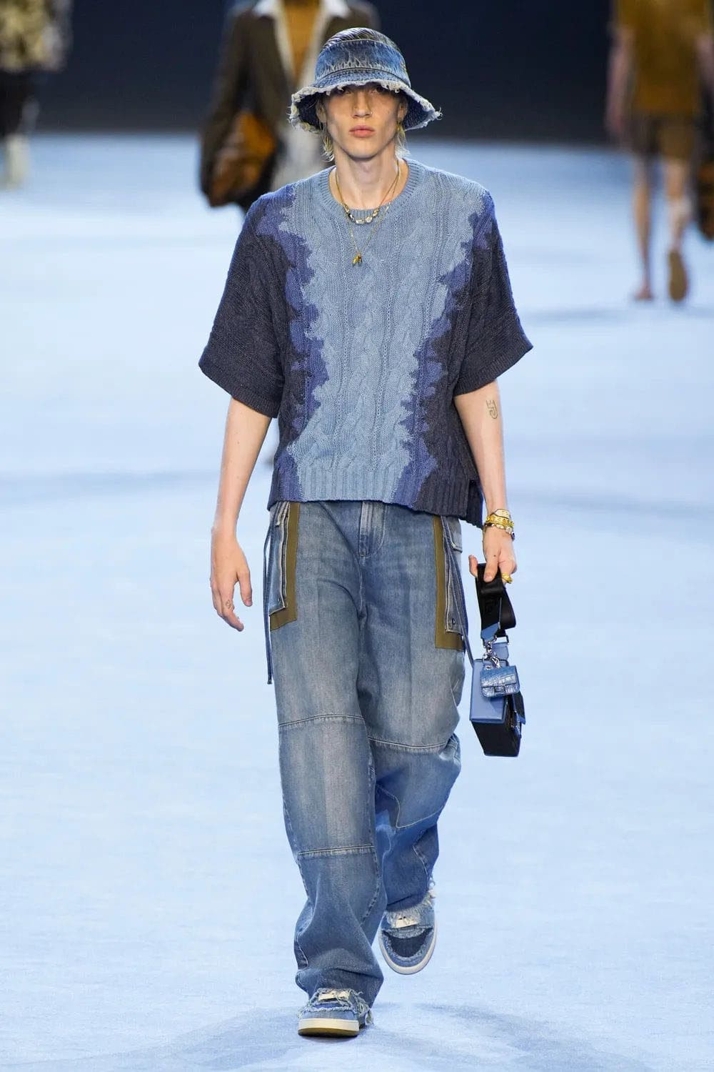 フェンディ メンズ 春夏 2023 Runway 雑誌