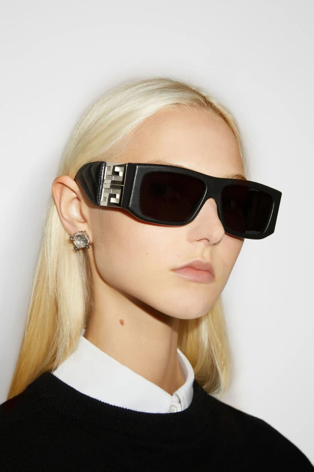 Hôtel Givenchy 2023 Runway Magazine