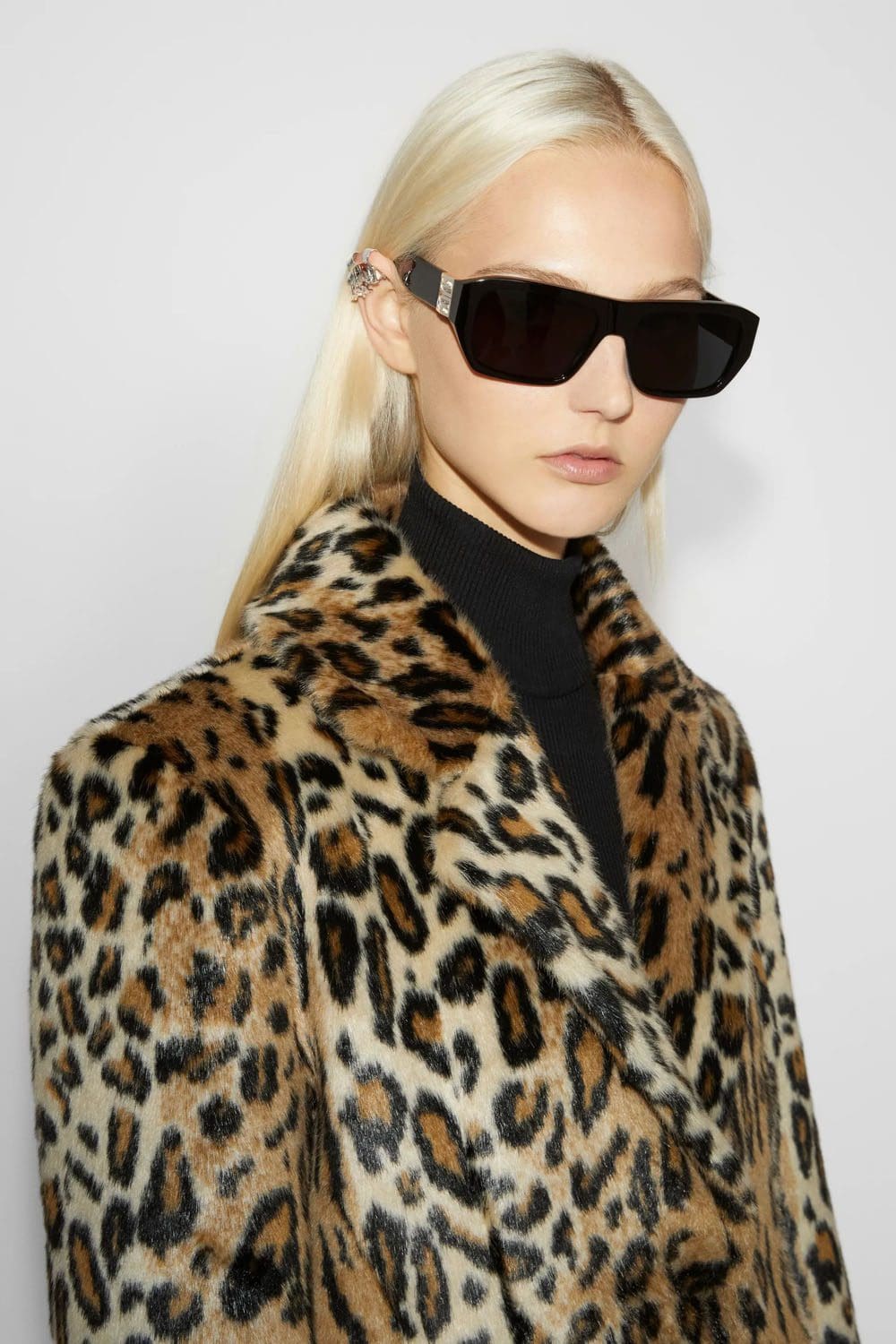 Hôtel Givenchy 2023 Runway Magazine