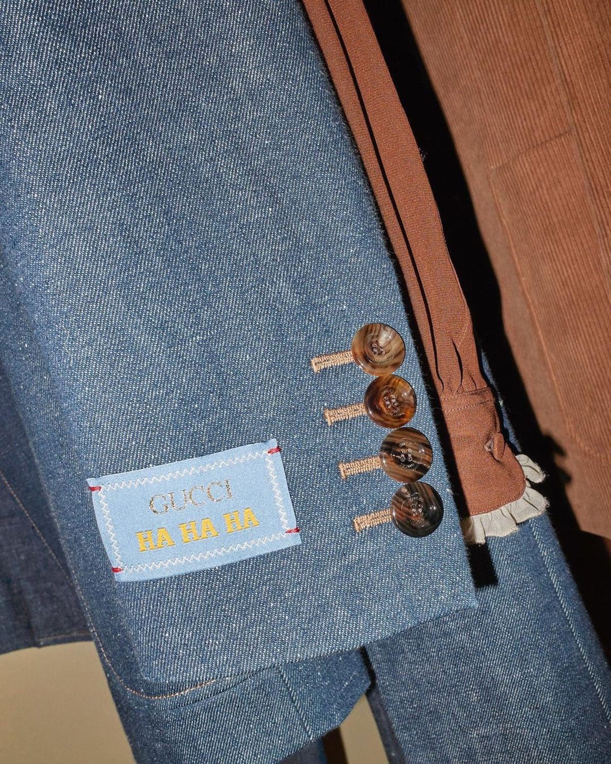 Gucci 哈哈哈合作 Runway 杂志