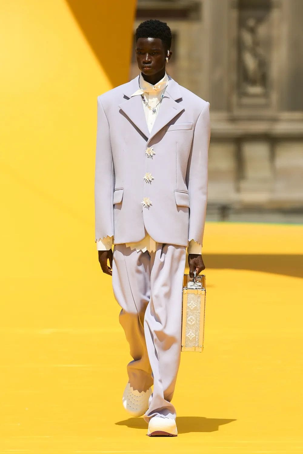 Louis Vuitton Printemps Été 2023 Hommes Runway Magazine