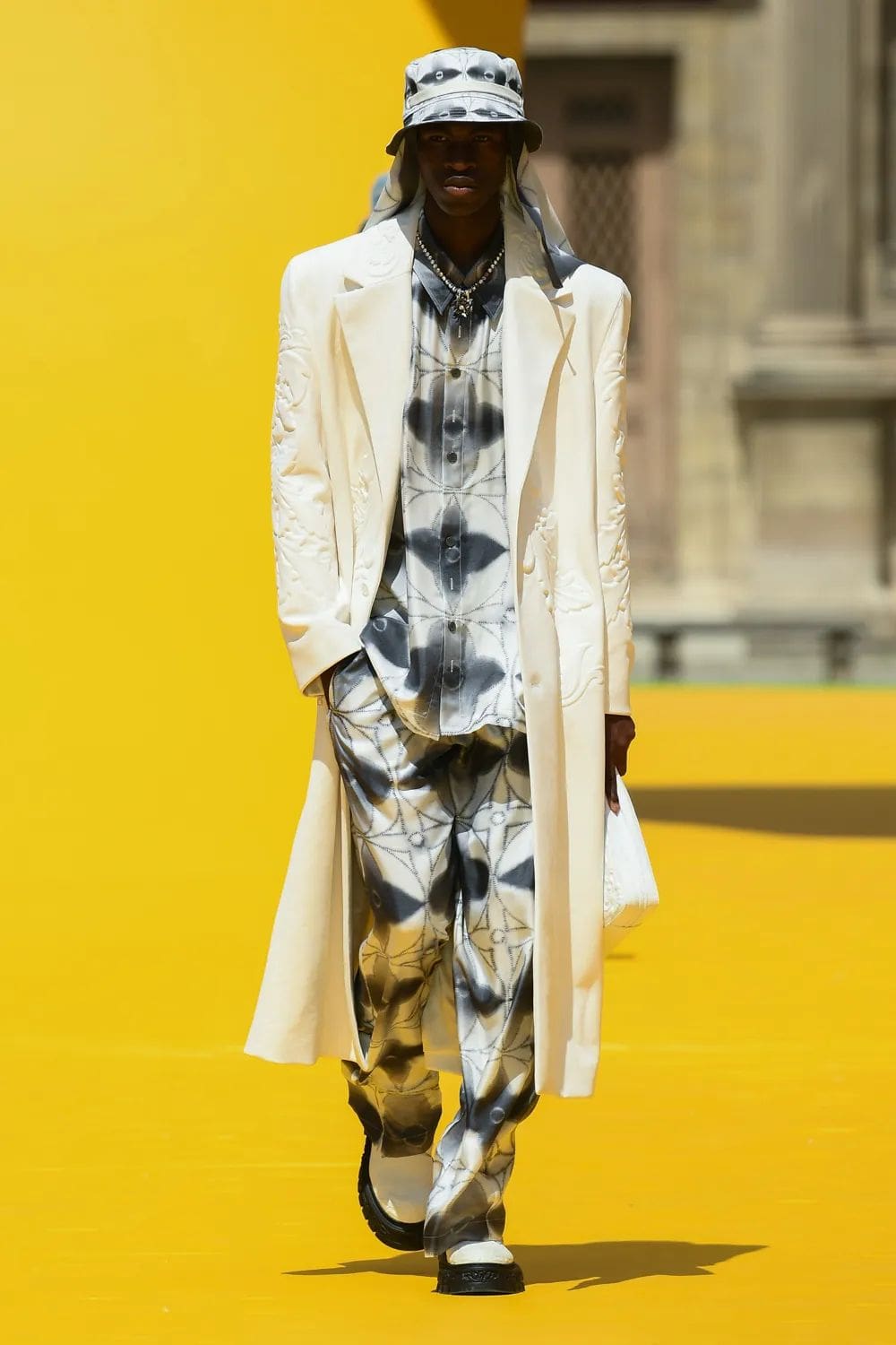 Louis Vuitton Printemps Été 2023 Hommes Runway Magazine