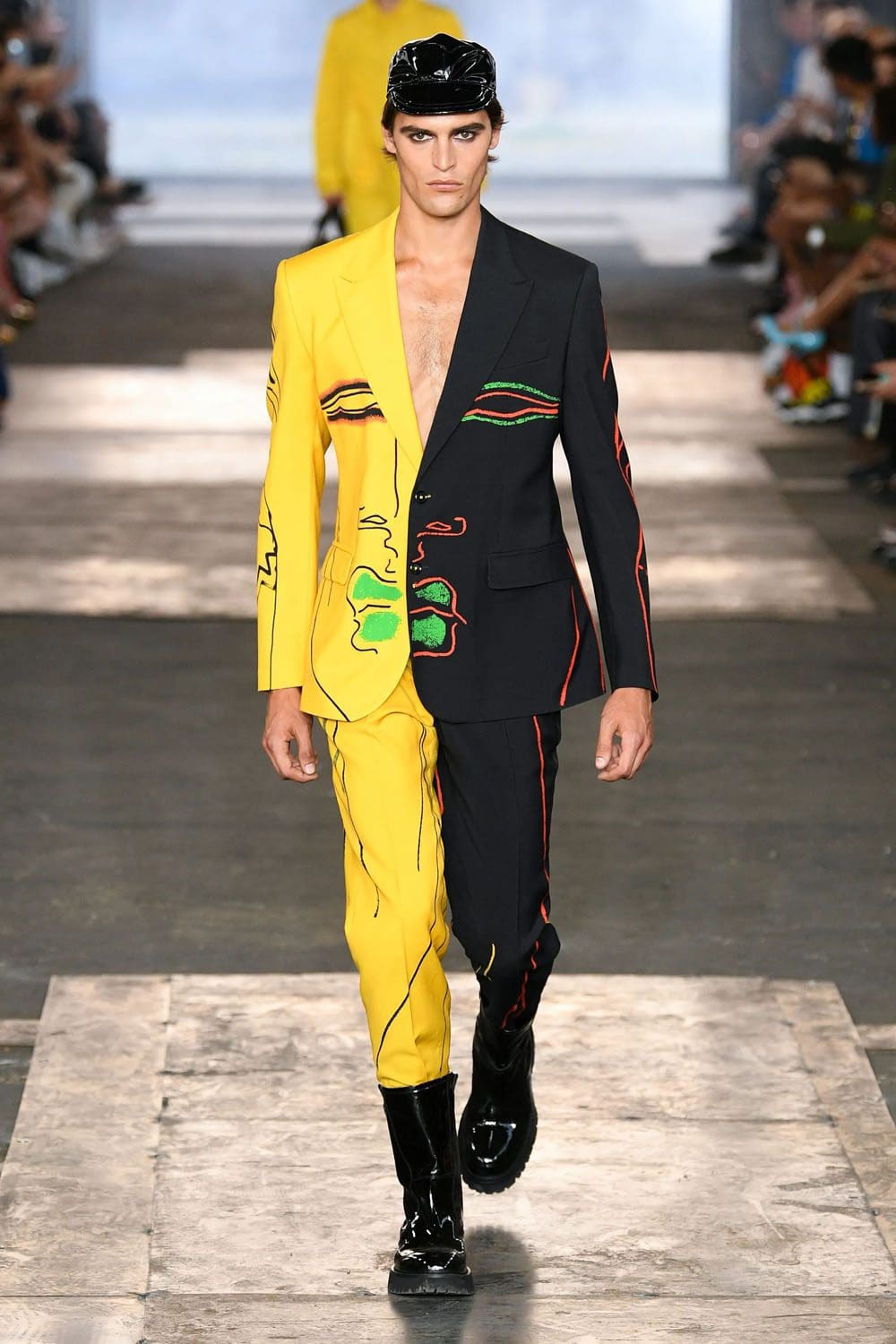 Moschino Homme Printemps Été 2023 Runway Magazine