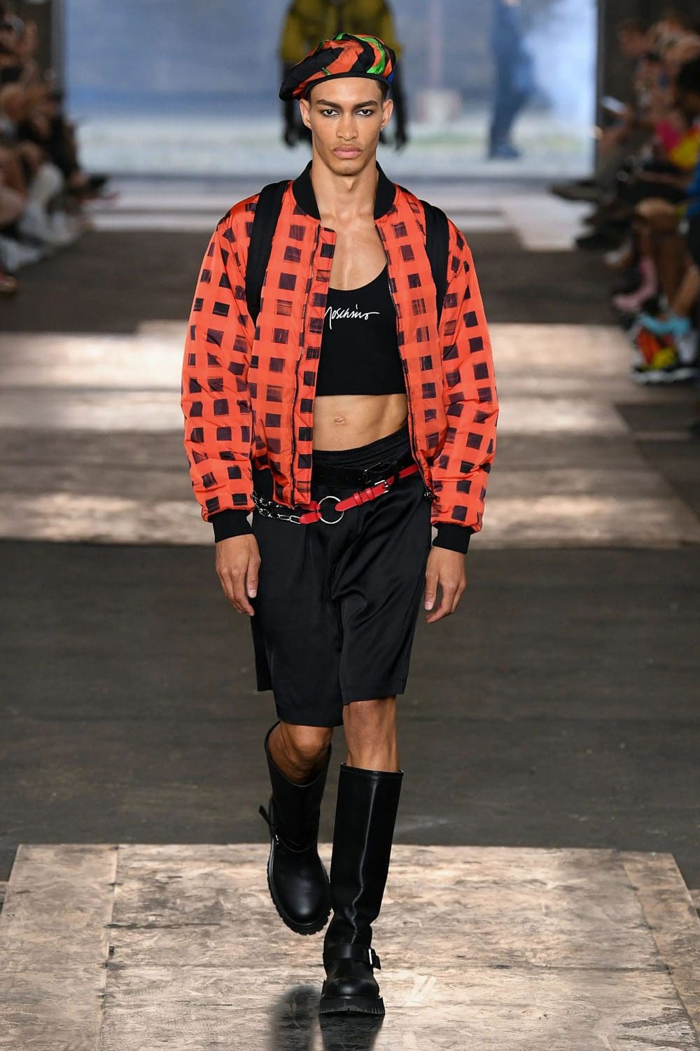 Moschino Homme Printemps Été 2023 Runway Magazine