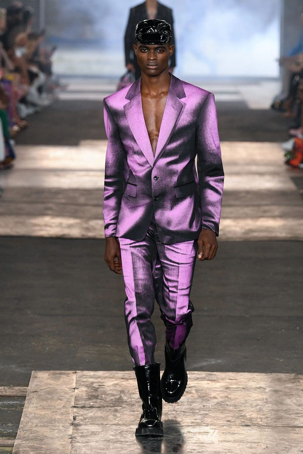 Moschino Homme Printemps Été 2023 Runway Magazine