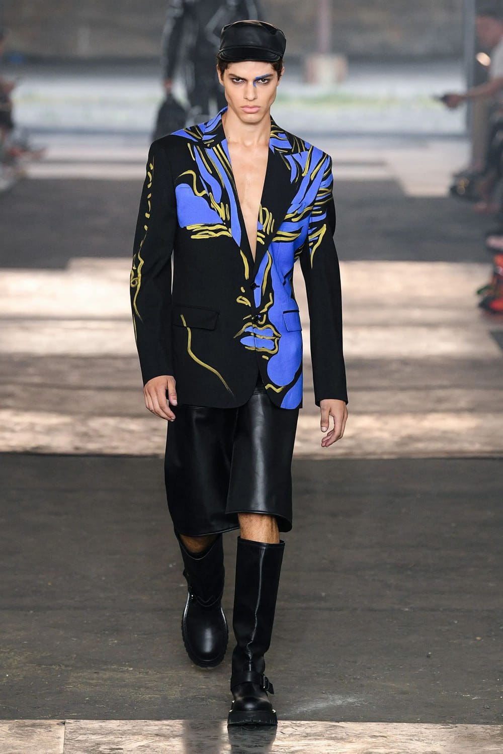 Moschino Homme Printemps Été 2023 Runway Magazine