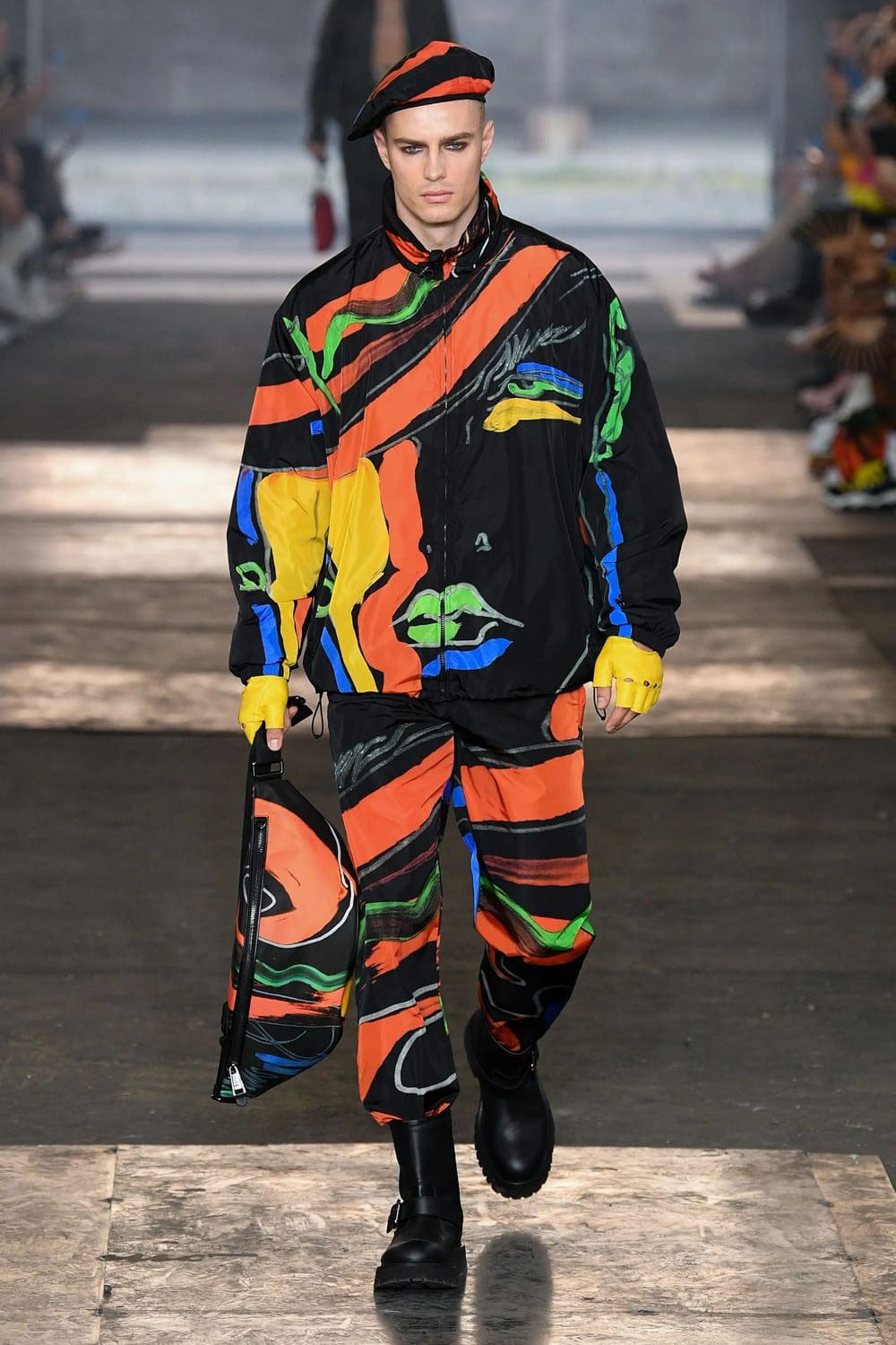 Moschino Homme Printemps Été 2023 Runway Magazine