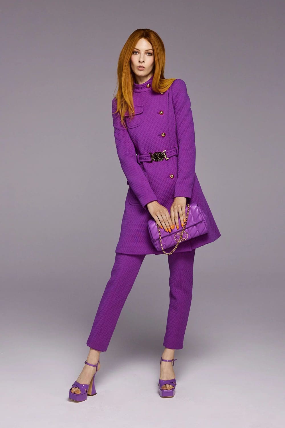Moschino Resort 2023 Runway Magazin