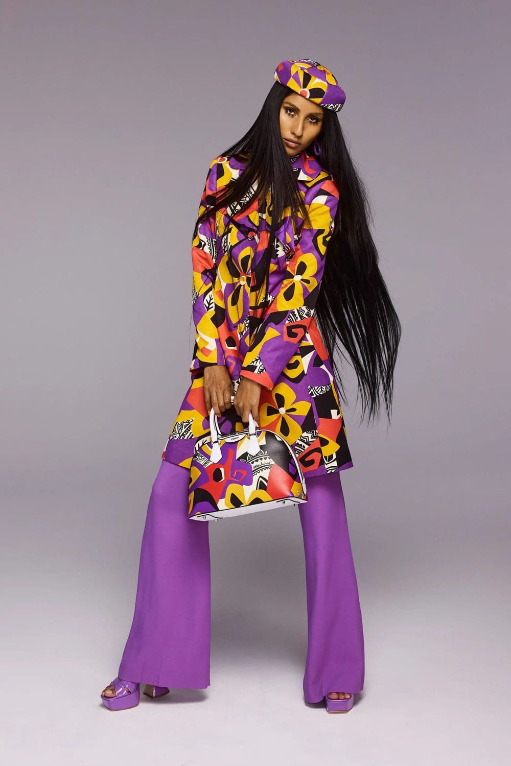 Moschino Resort 2023 Runway Magazin